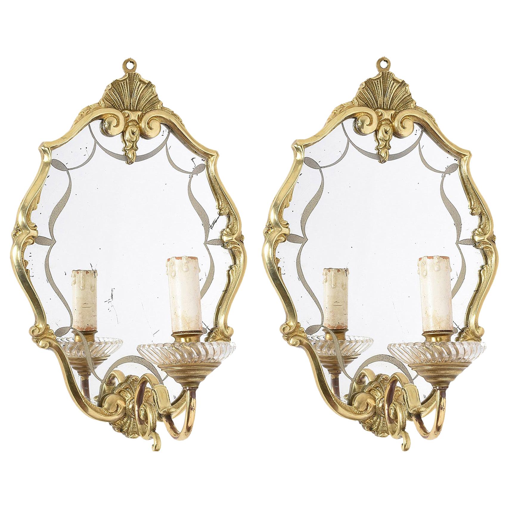 Early 20th Century Pair of Italian Decorative Brass Wall Lights with Mirror For Sale