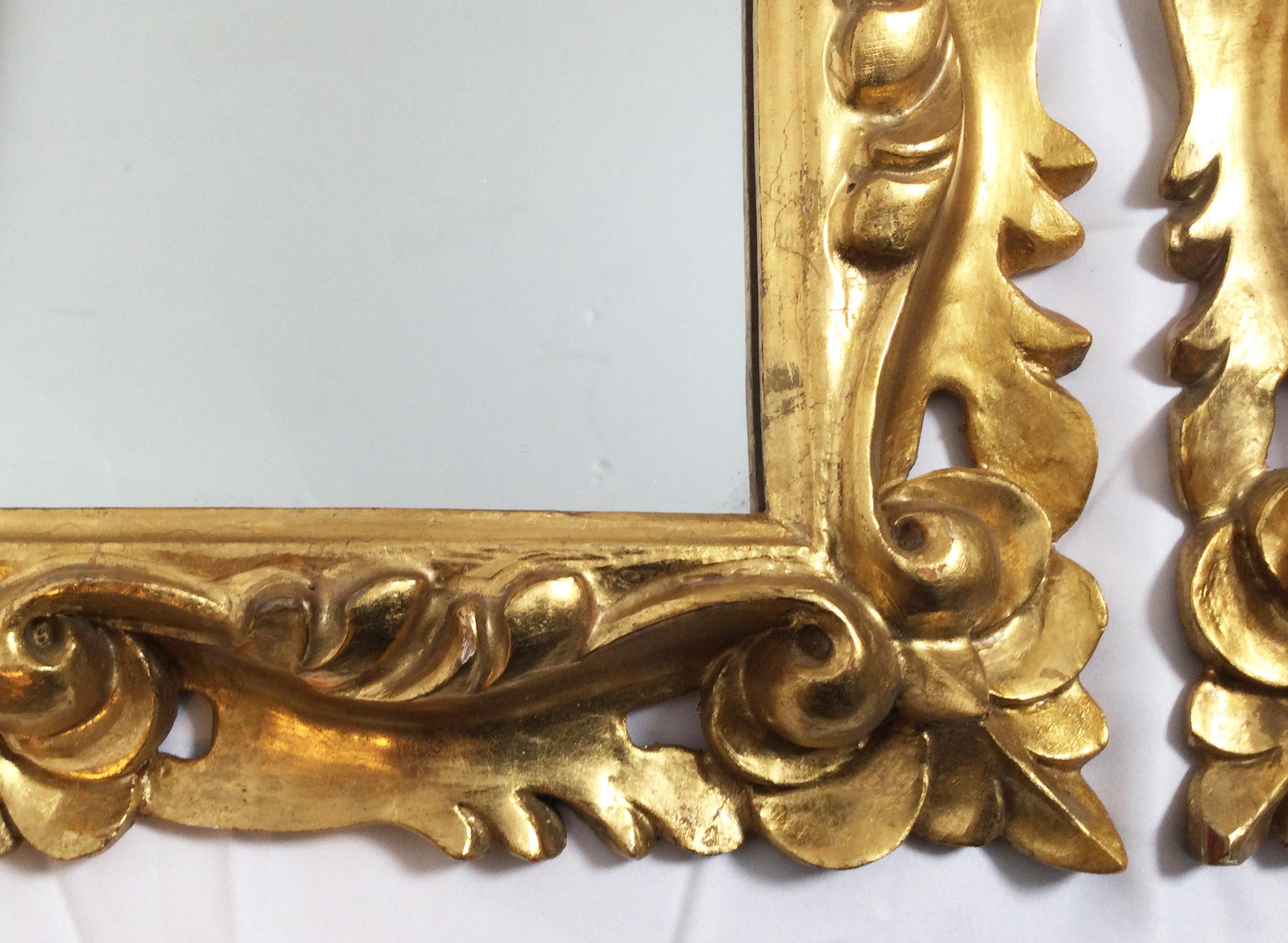 Early 20th Century Pair of Italian Gold Gilt Carved Wood Mirrors 2