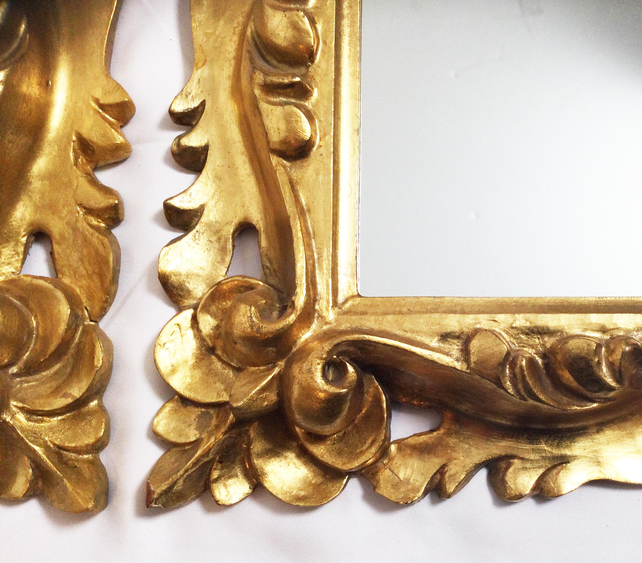 Early 20th Century Pair of Italian Gold Gilt Carved Wood Mirrors 3