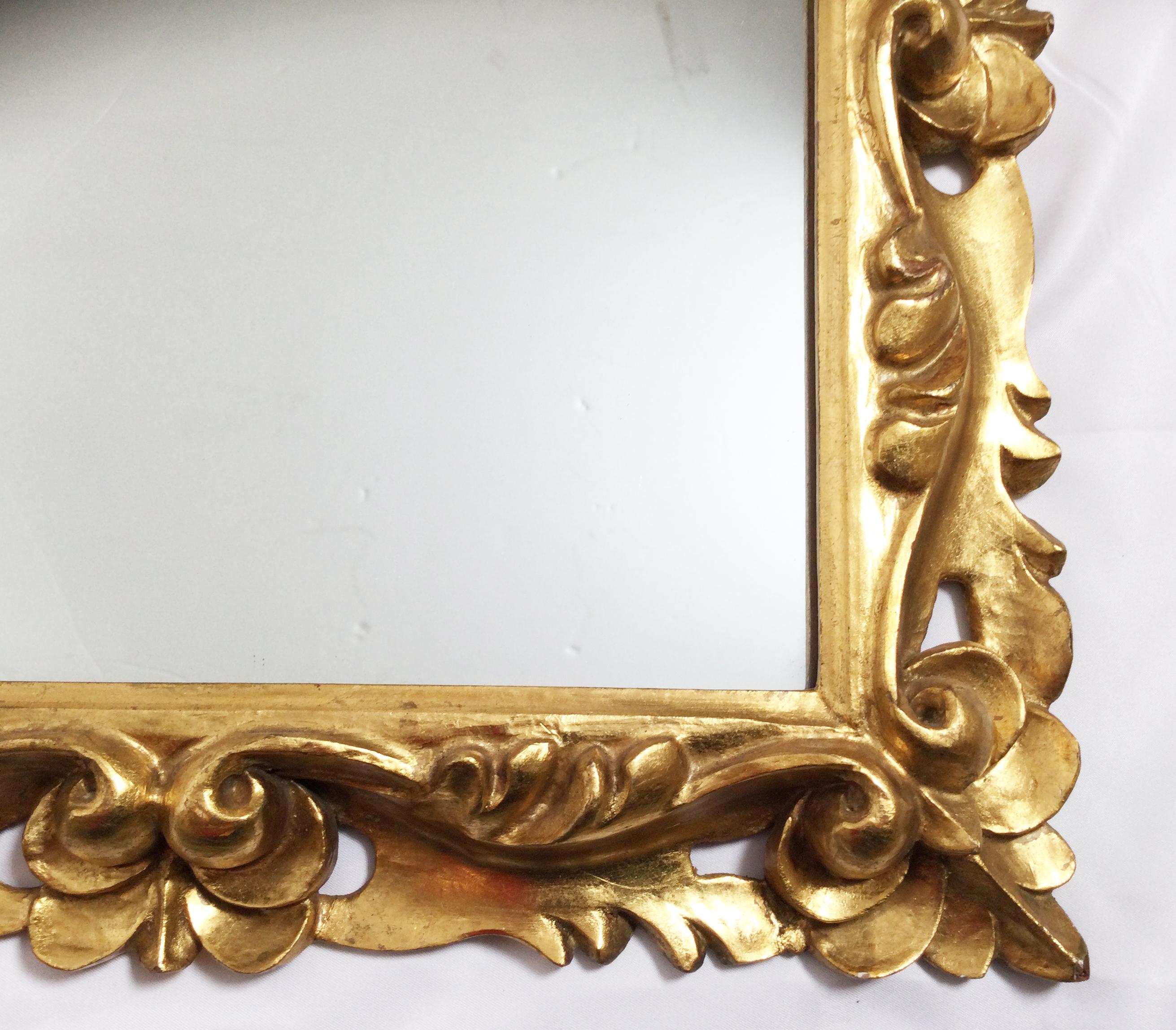 Early 20th Century Pair of Italian Gold Gilt Carved Wood Mirrors 4