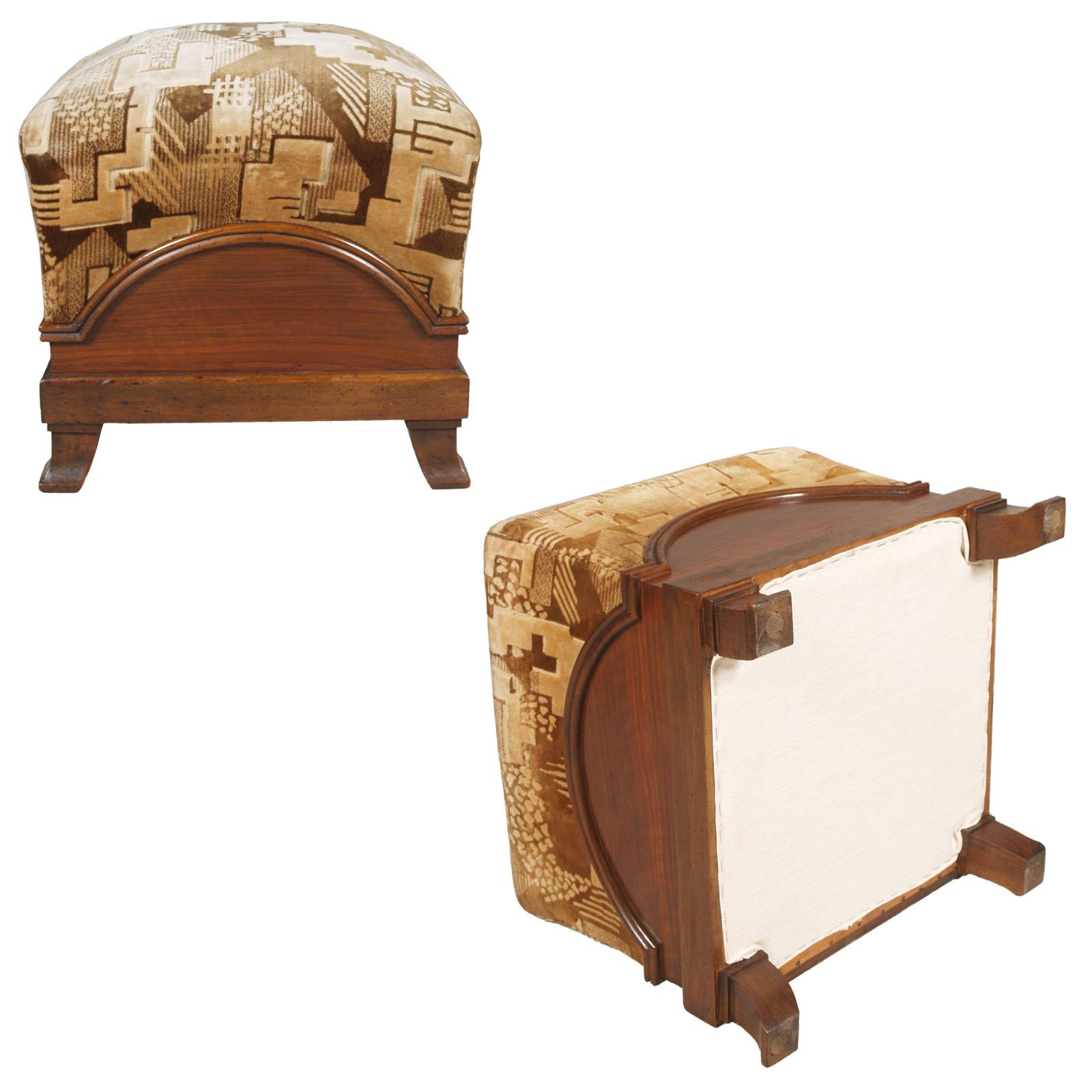 Frühes 20. Jahrhundert, Paar italienische Art-déco-Sessel mit Fußstütze aus Nussbaumholz im Angebot 7