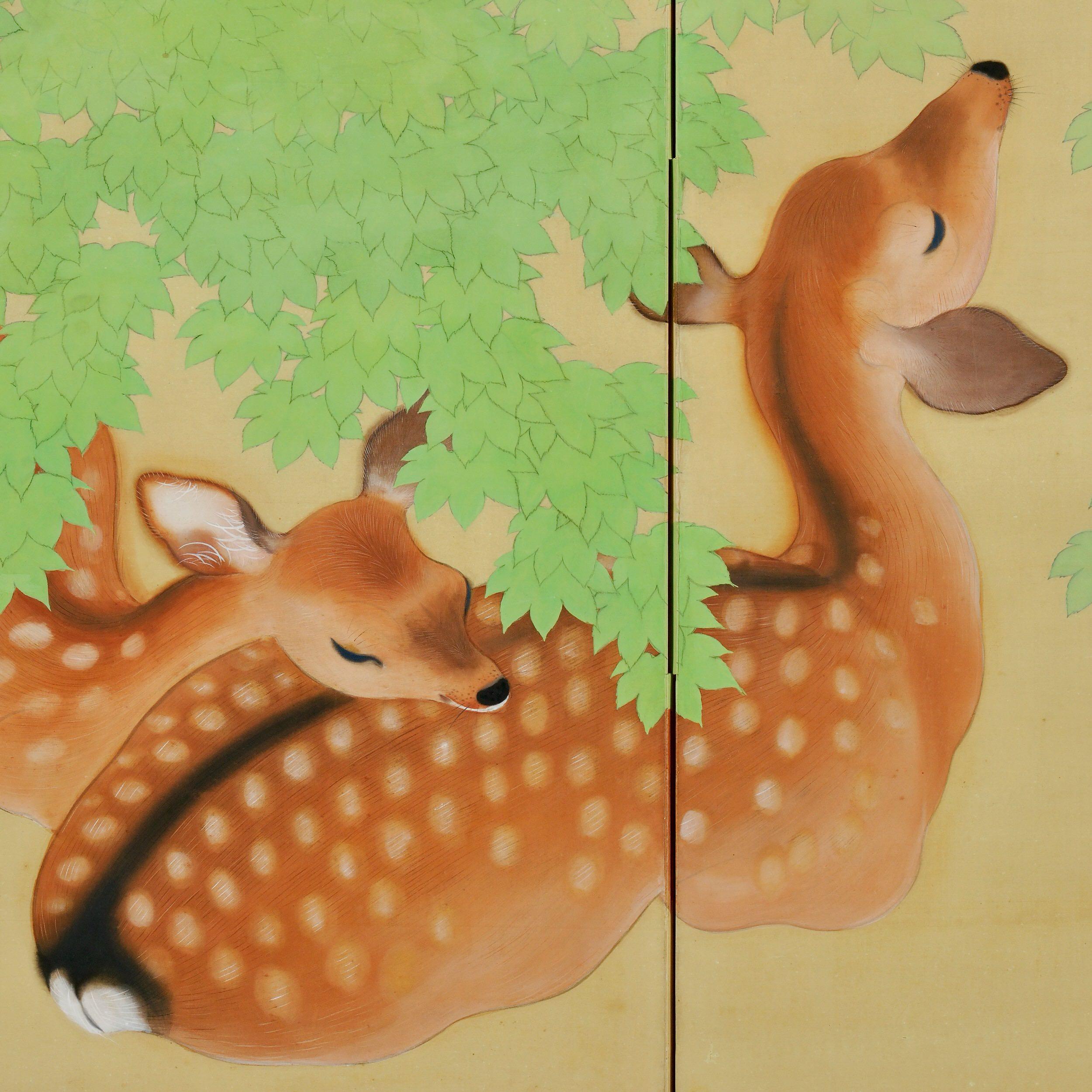 Hand-Painted Early 20th Century Pair of Japanese Folding Screens, Deer Under Maple Trees For Sale