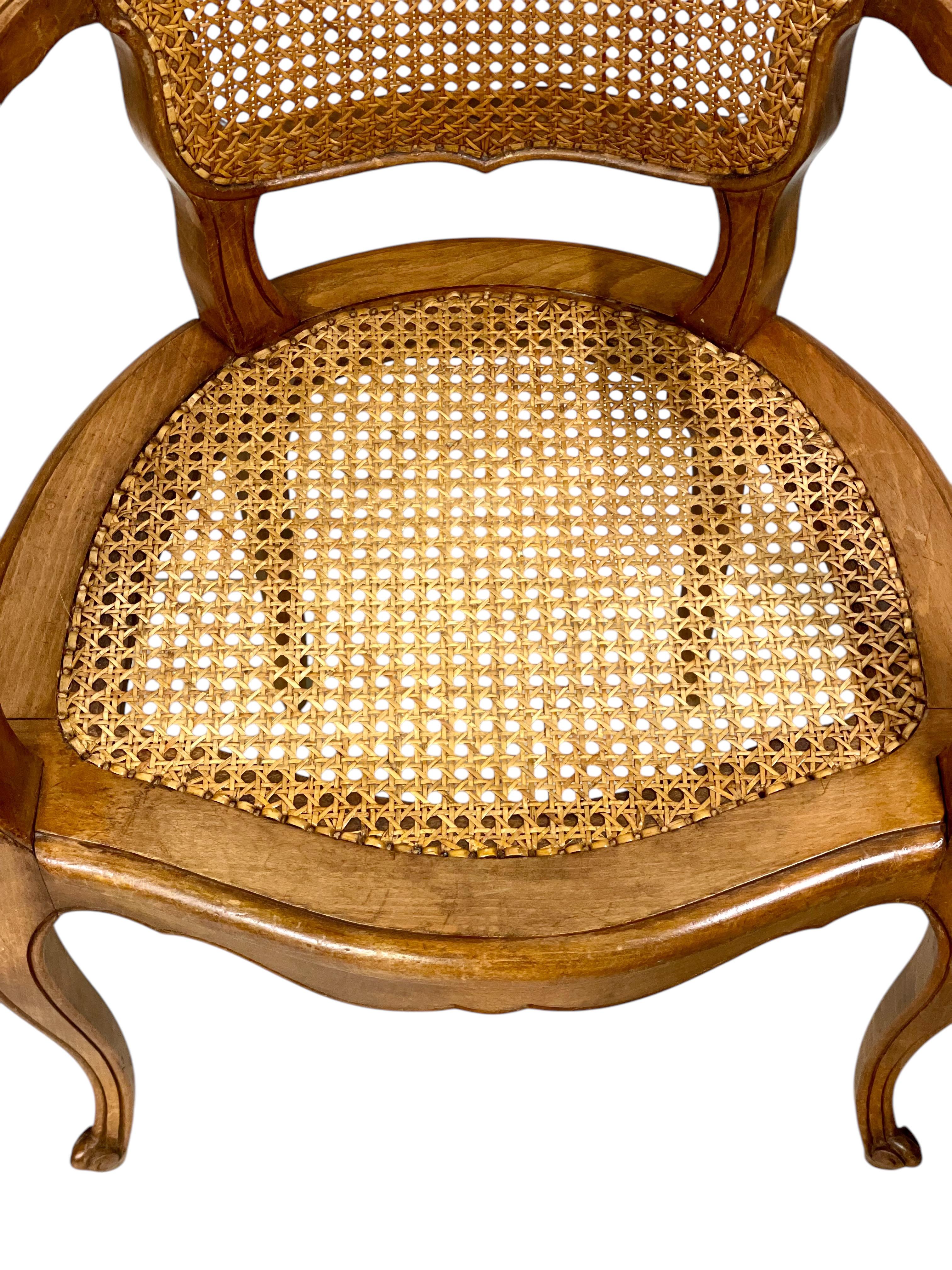Pareja de Fauteuils de cañas estilo Luis XV de principios del siglo XX Francés en venta