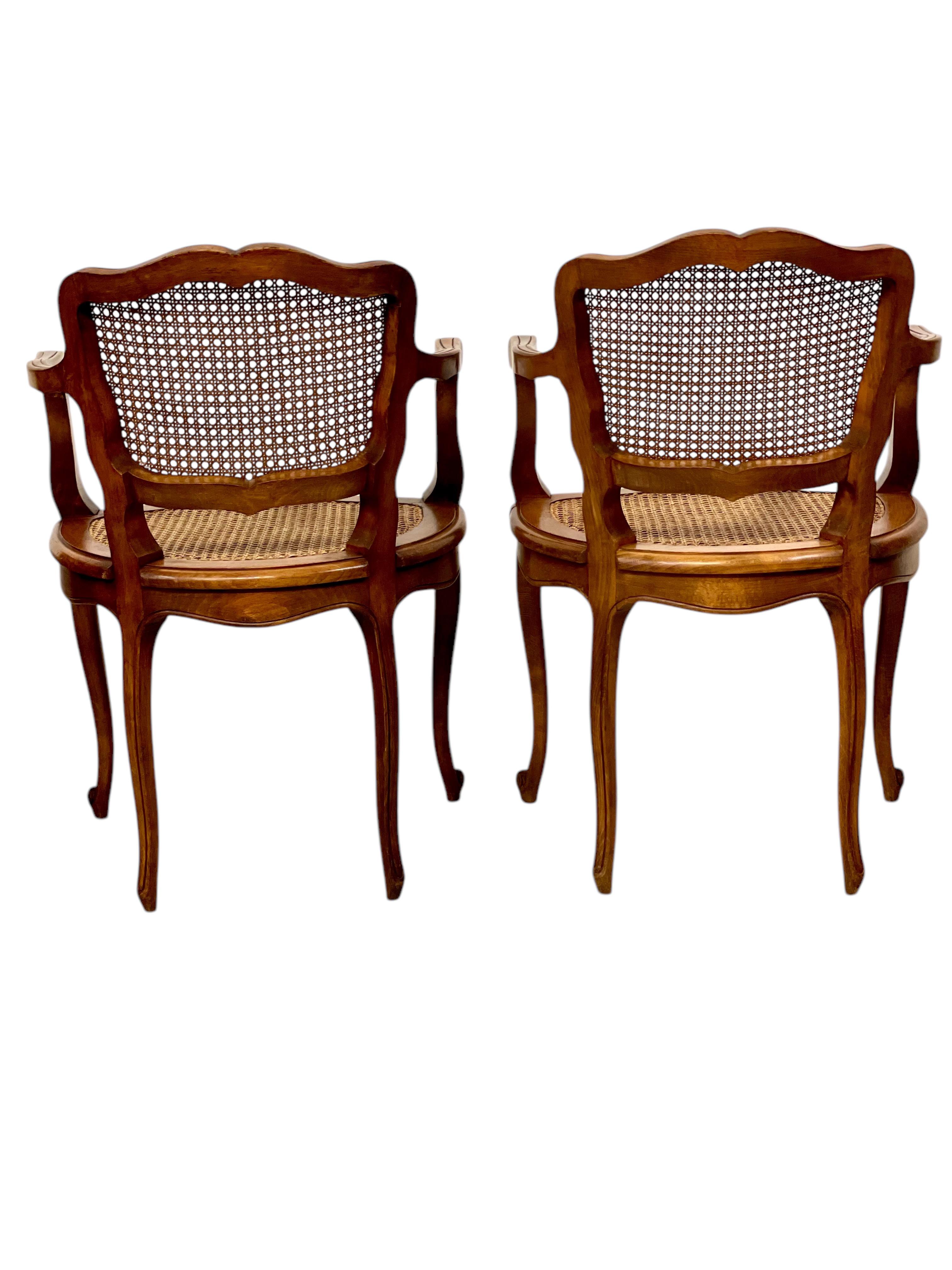 Pareja de Fauteuils de cañas estilo Luis XV de principios del siglo XX en venta 2