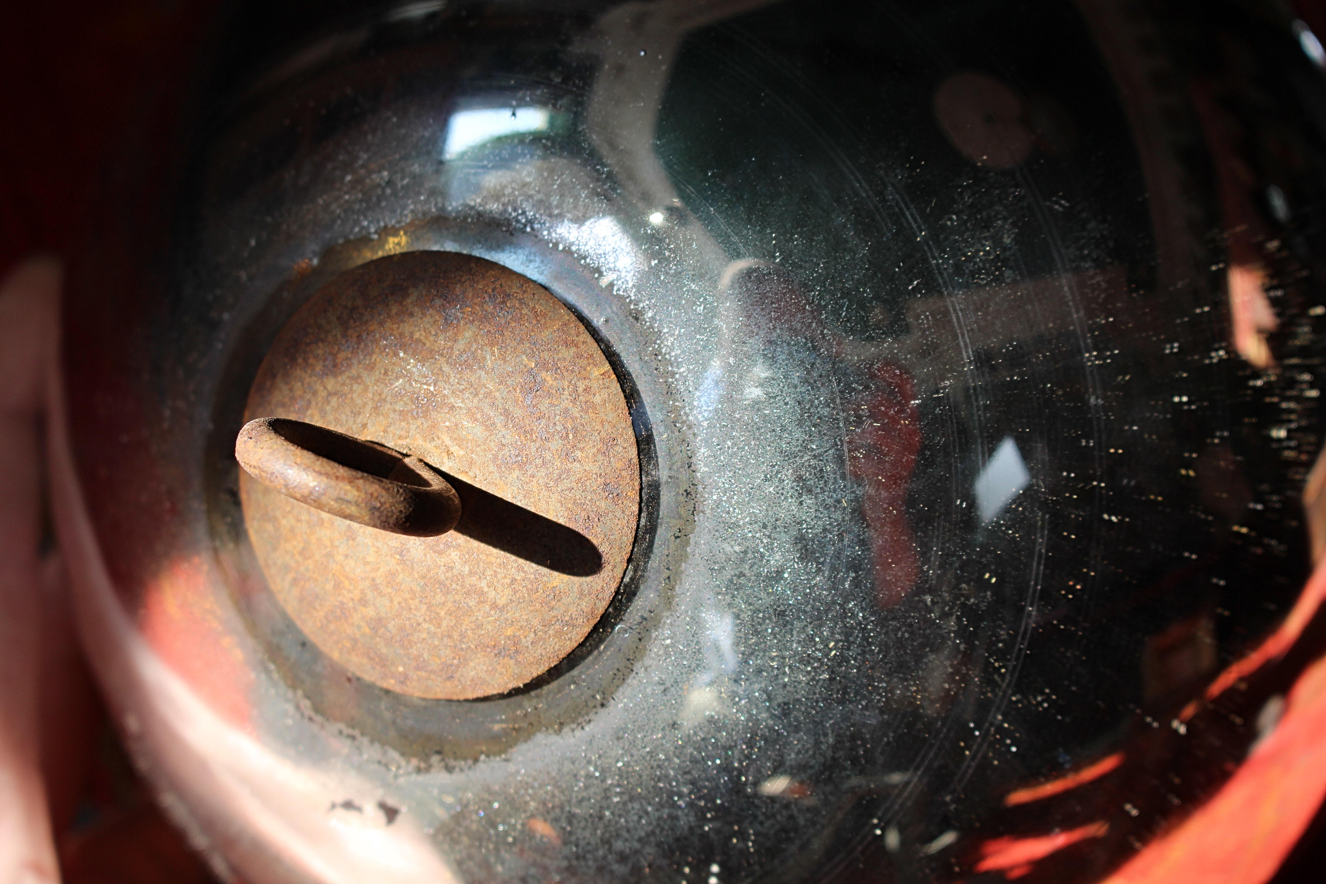 Début du 20e siècle Paire de boules de sorcières en miroir sur des stands en bronze en vente 3