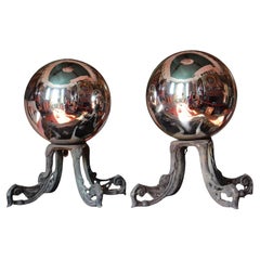 Début du 20e siècle Paire de boules de sorcières en miroir sur des stands en bronze