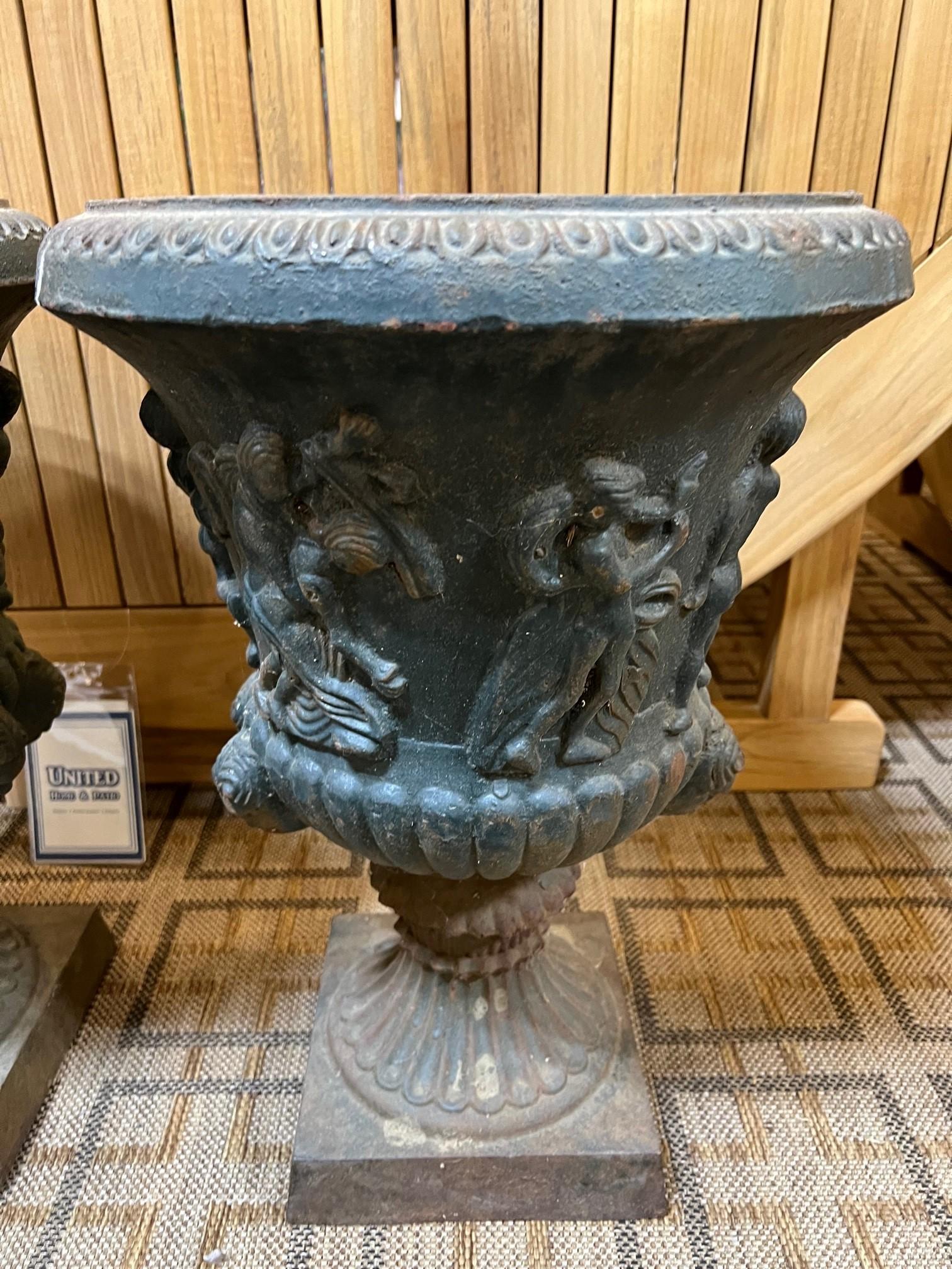 Early 20th Century Pair of Neoclassical Style Cast Iron Garden Urns 6