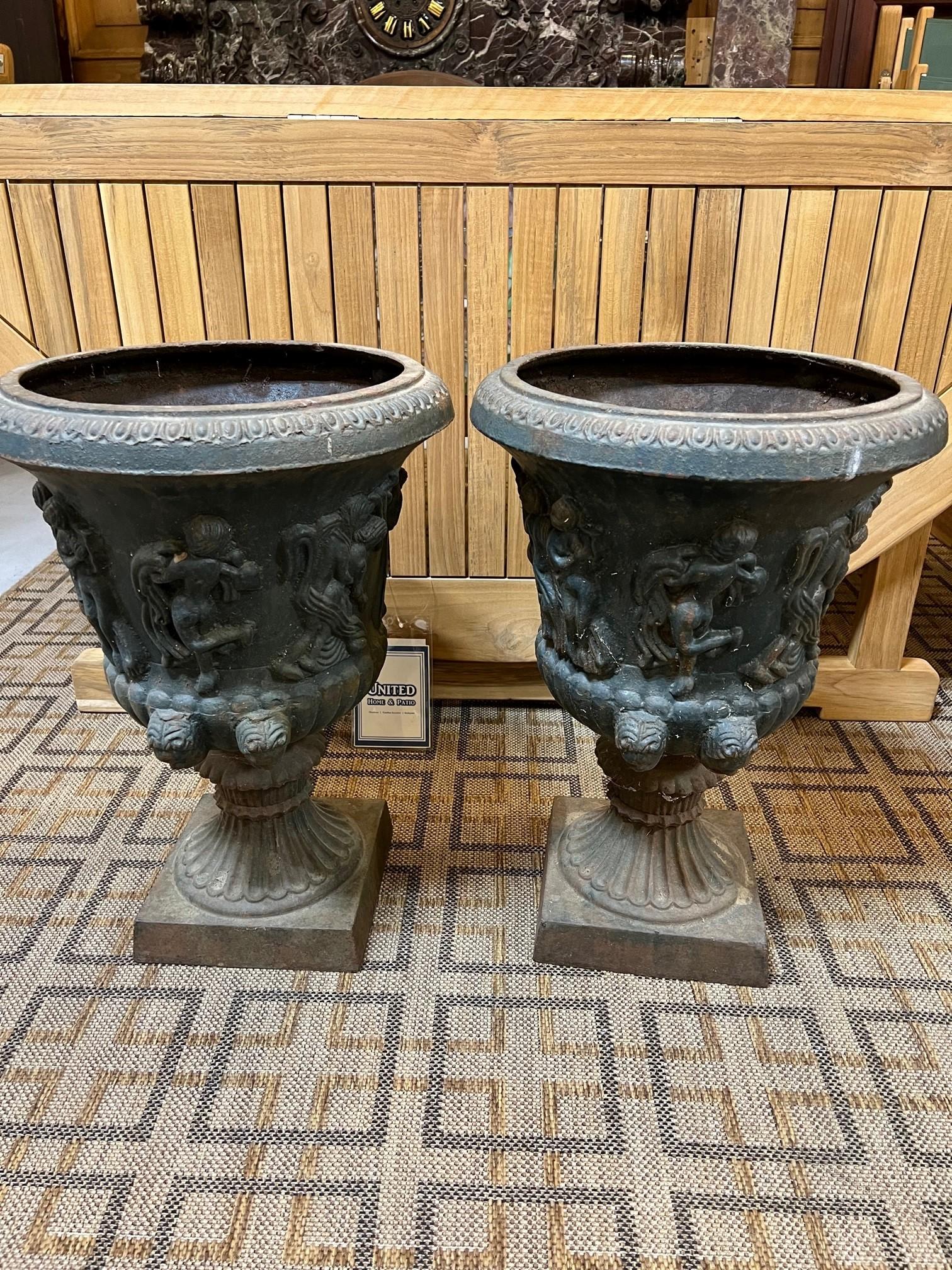 Early 20th Century Pair of Neoclassical Style Cast Iron Garden Urns 8