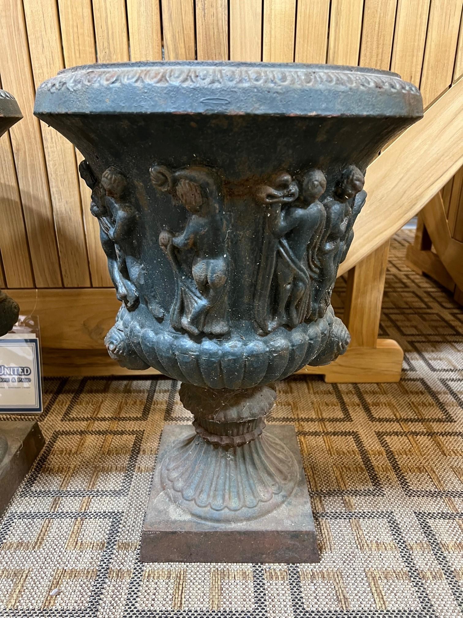 Early 20th Century Pair of Neoclassical Style Cast Iron Garden Urns 14
