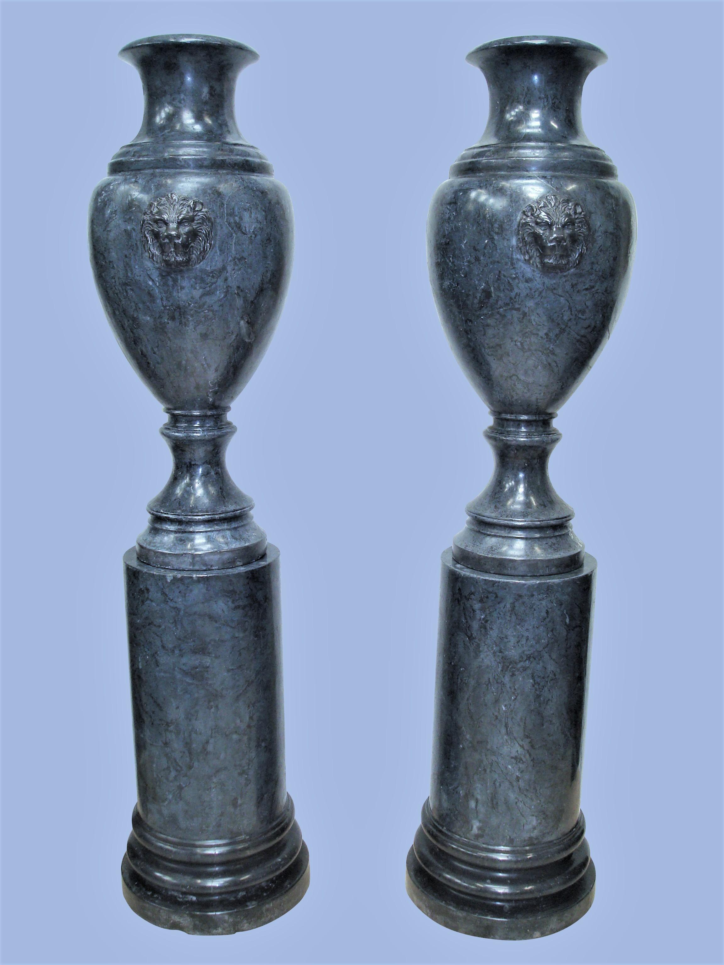Early 20th Century Pair of Scagliola Urns on Pedestals im Angebot 9