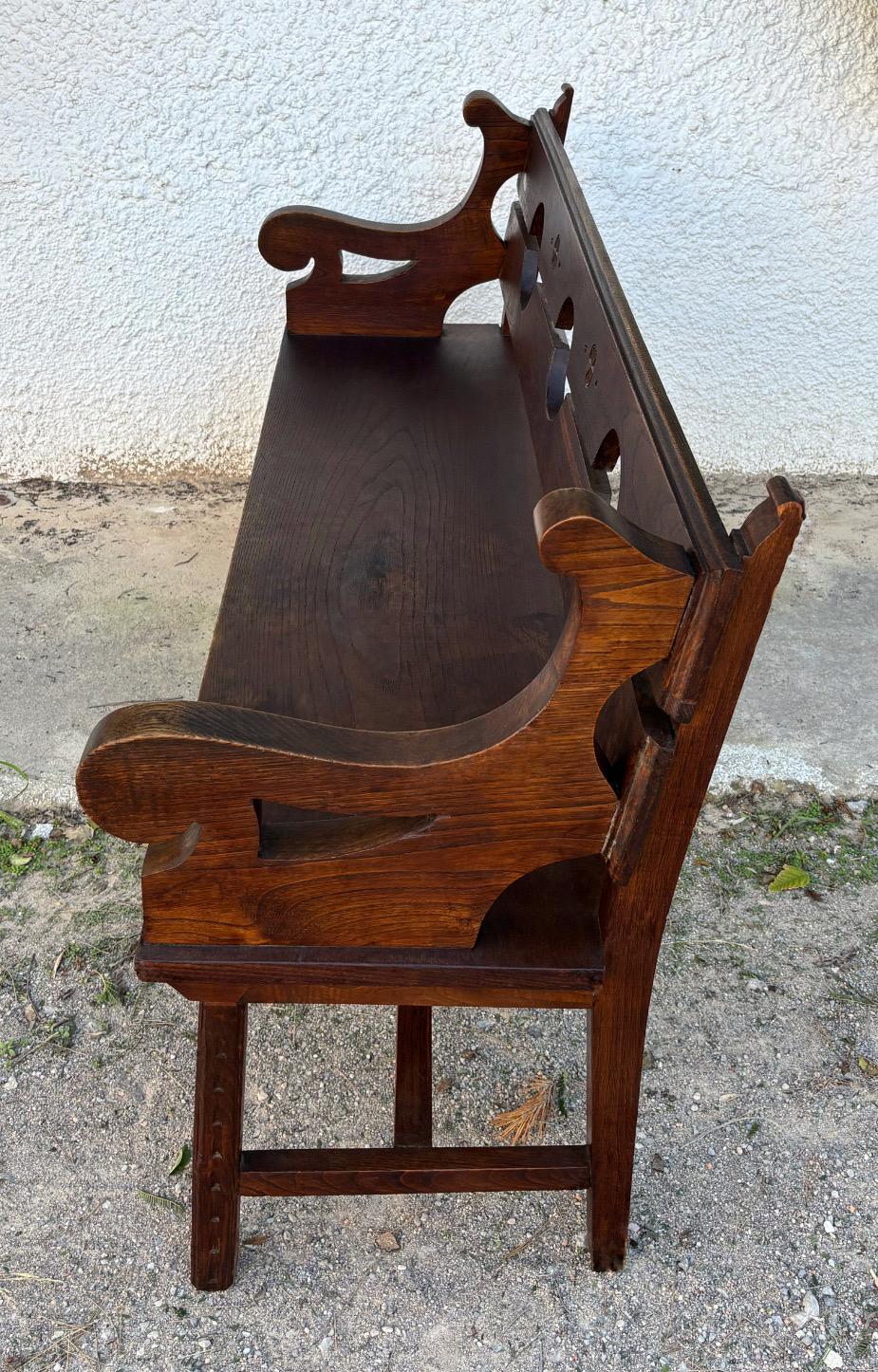 Pareja De Bancos Españoles De Madera Maciza De Principios Del Siglo XX Hechos A Mano Rústico en venta