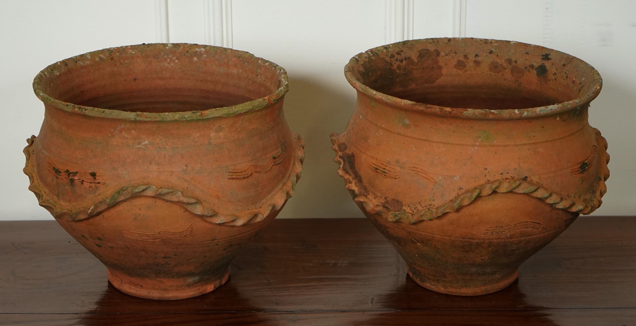 British EARLY 20TH CENTURY PAIR OF TERRACOTTA PLANTERS POTS j1
