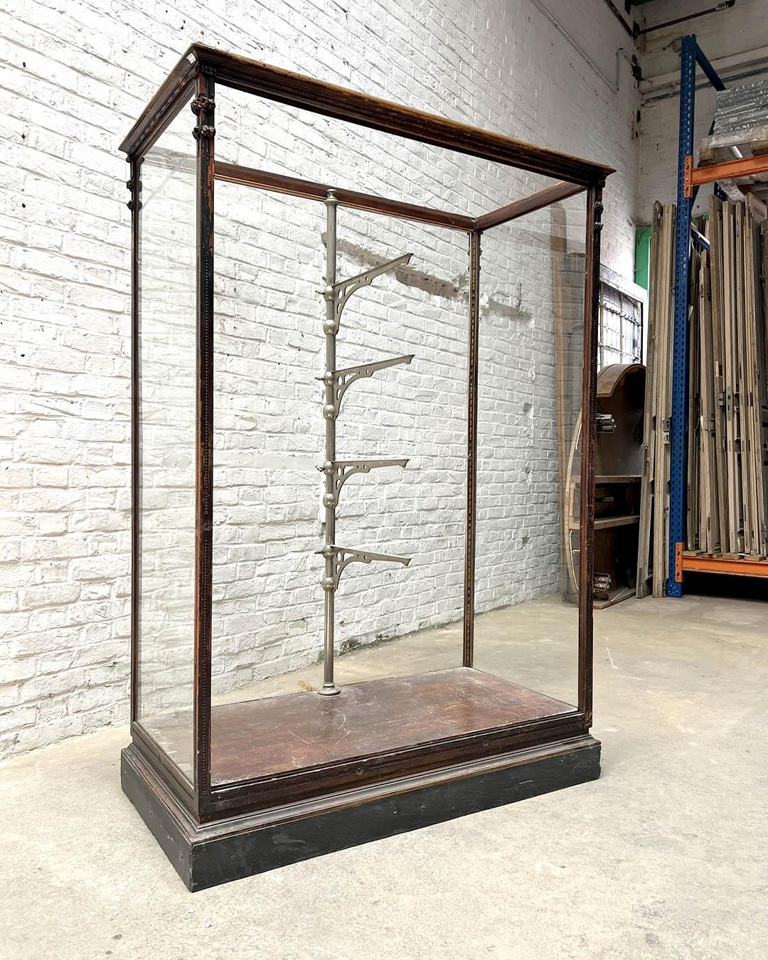 Brass Early 20th Century Palermitan Display Cabinet / Vitrine For Sale