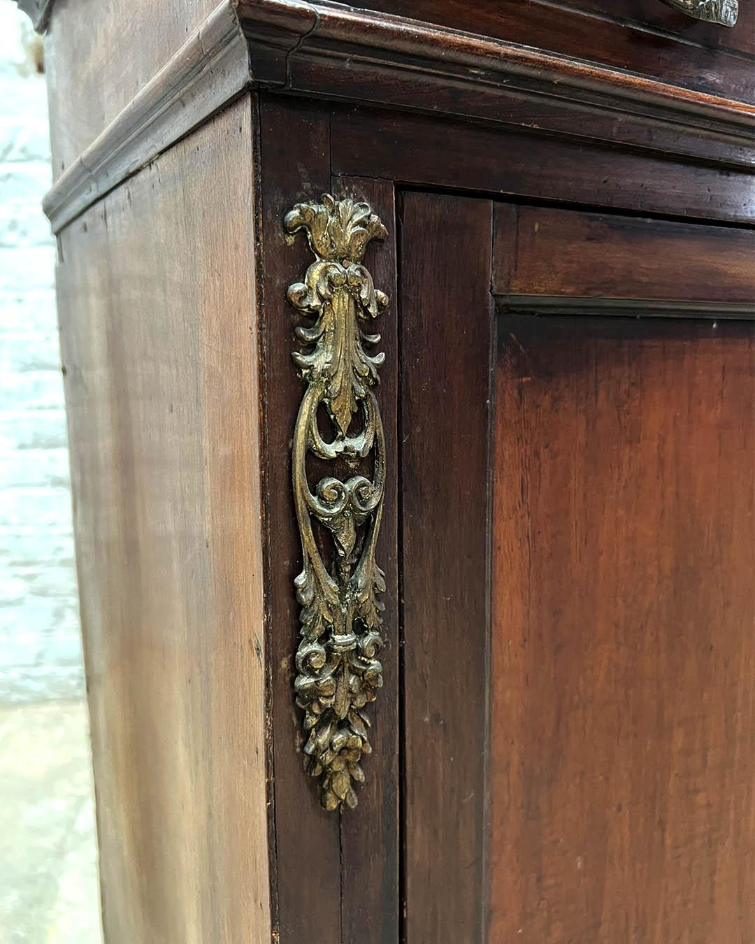 Early 20th Century Palermitan Empire-Style Vitrine / Display Cabinet In Good Condition For Sale In TOURCOING, FR
