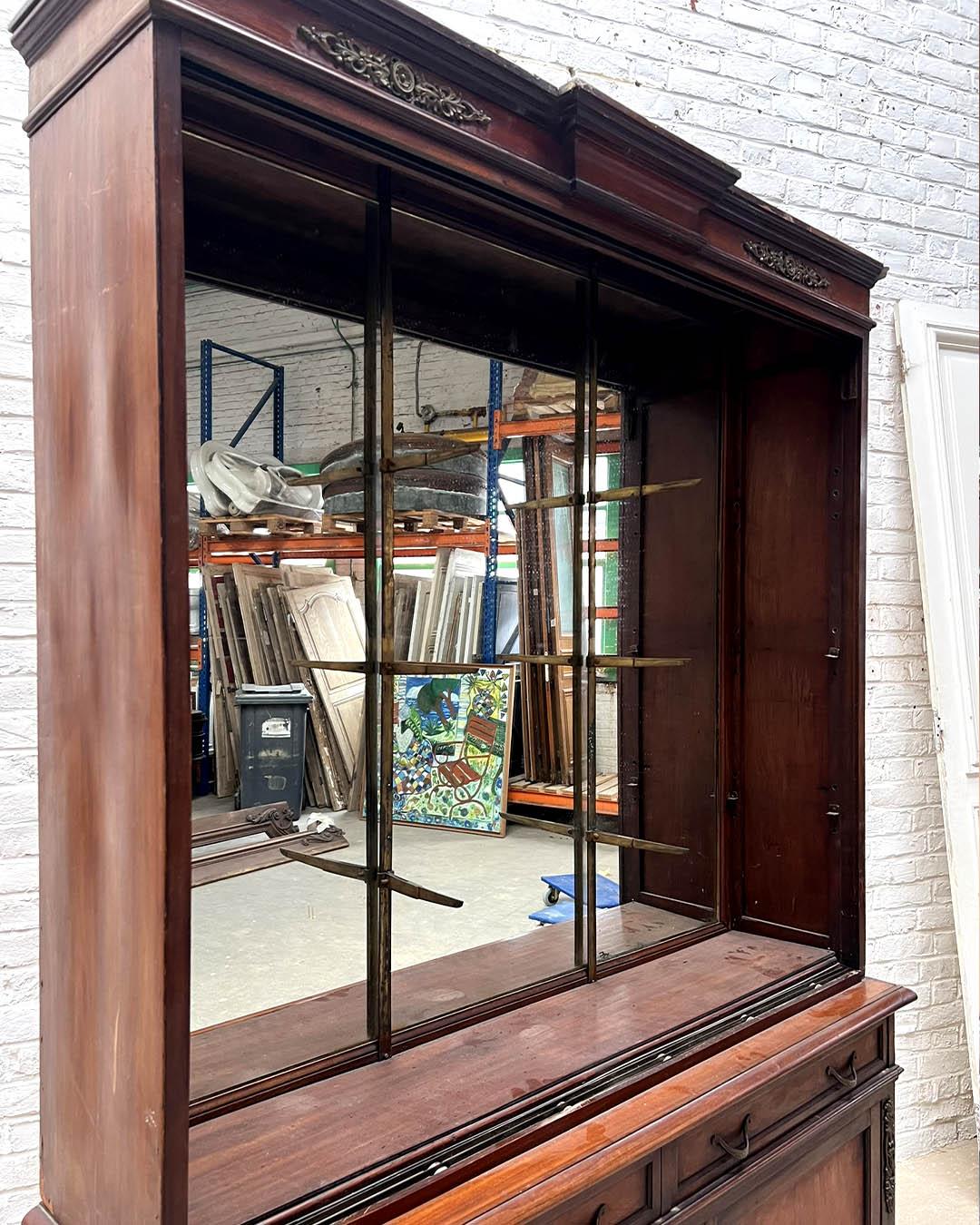 Early 20th Century Palermitan Empire-Style Vitrine / Display Cabinet For Sale 1