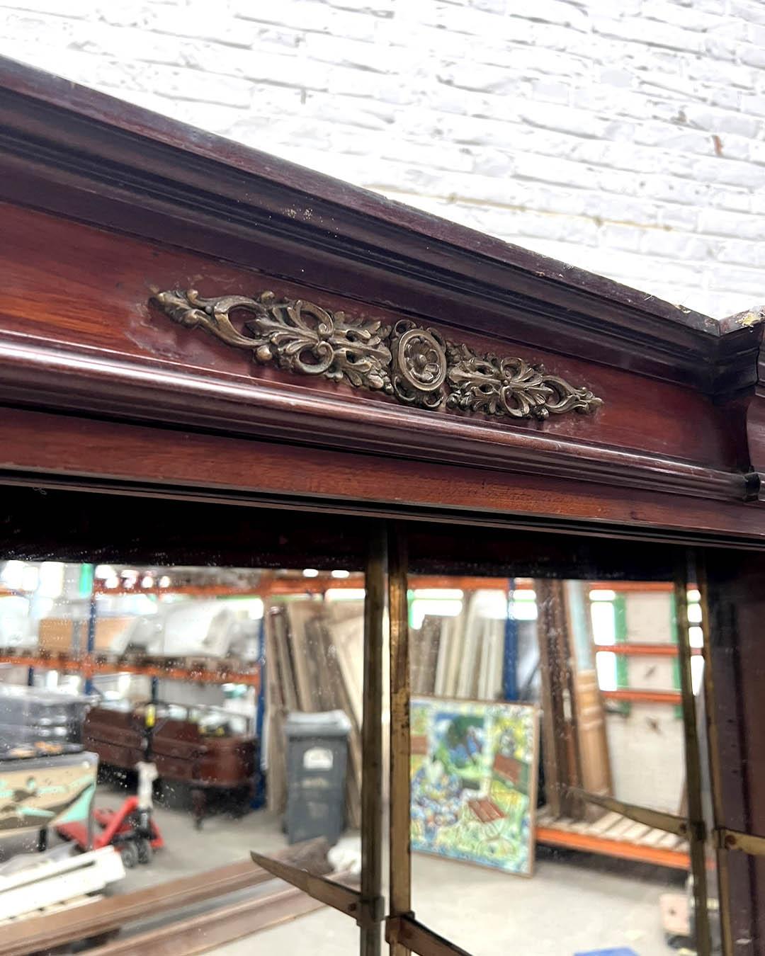 Early 20th Century Palermitan Empire-Style Vitrine / Display Cabinet For Sale 2
