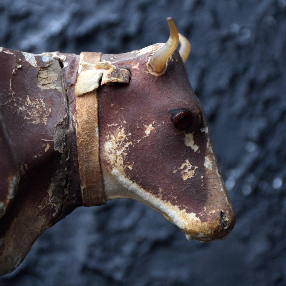 Early 20th Century Papier Mâché Childs Milking Cow Toy For Sale 3
