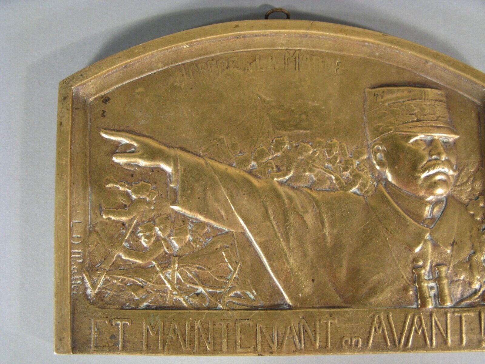 Français Début du 20ème siècle Bas-Relief en bronze patiné 