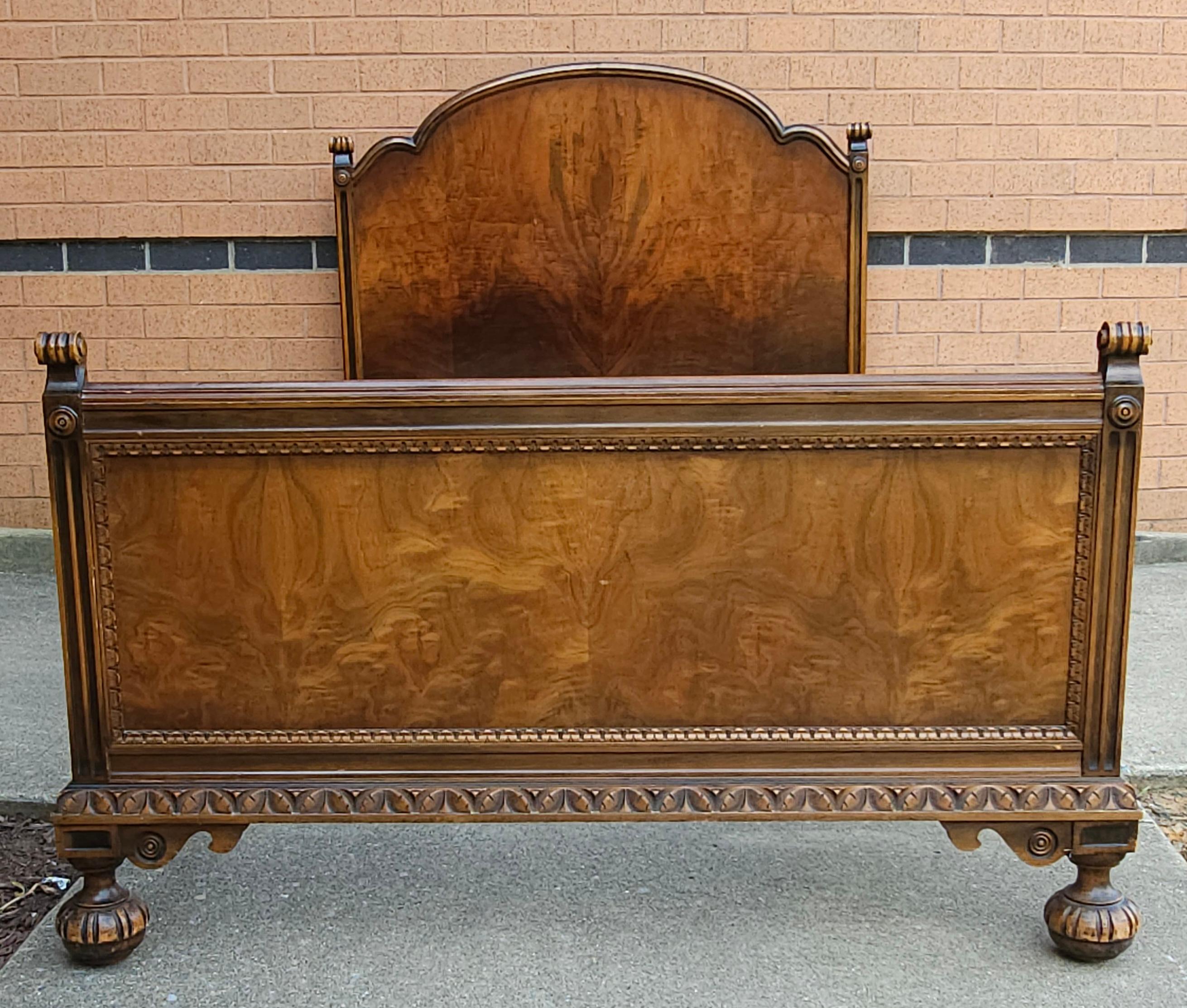 Anfang des 20. Jahrhunderts Payne Furniture William & Mary Burl Walnuss Dreiviertel Bett im Zustand „Gut“ im Angebot in Germantown, MD