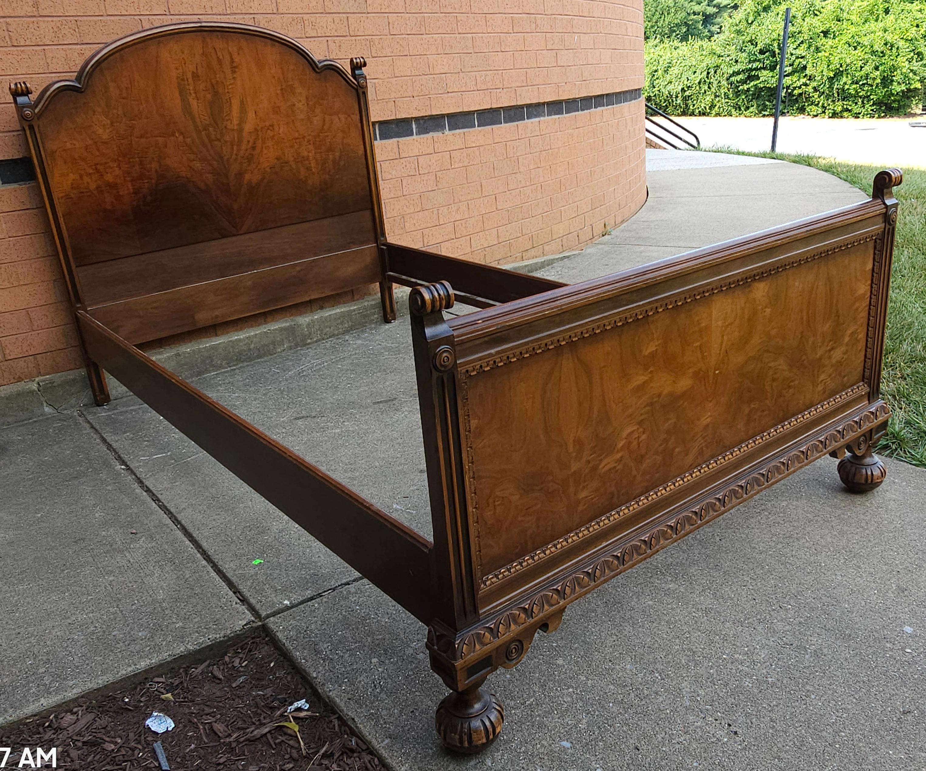 Anfang des 20. Jahrhunderts Payne Furniture William & Mary Burl Walnuss Dreiviertel Bett im Angebot 1