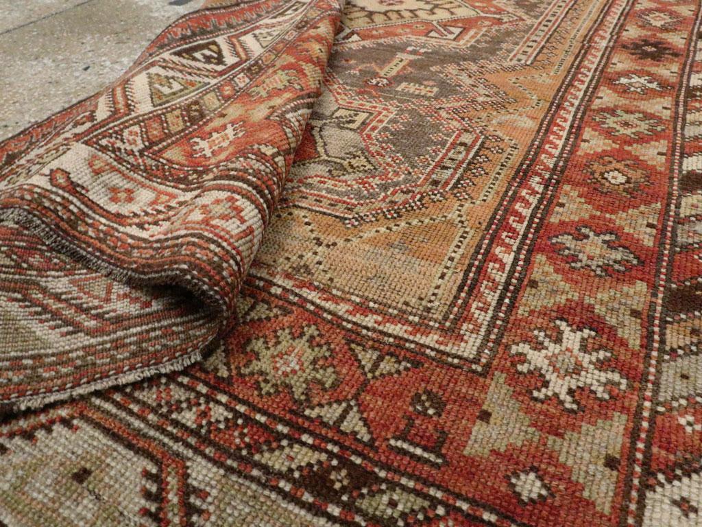 Alfombra de acento persa Afshar de principios del siglo XX en Excelente estado para la venta en New York, NY