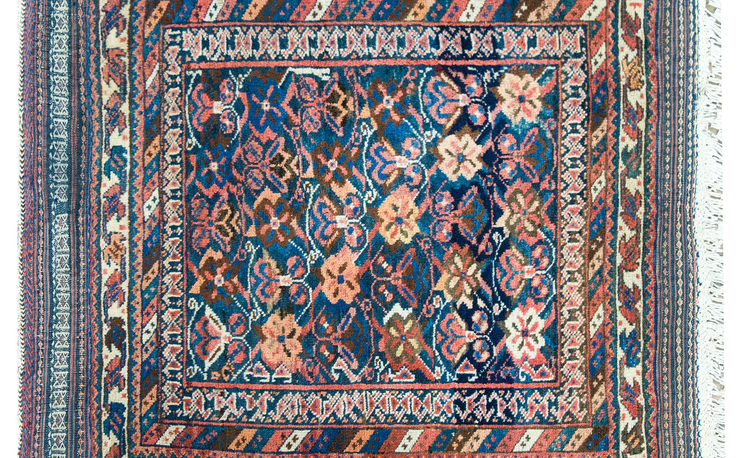 Persischer Afshar-Teppich des frühen 20. Jahrhunderts (Stammeskunst) im Angebot