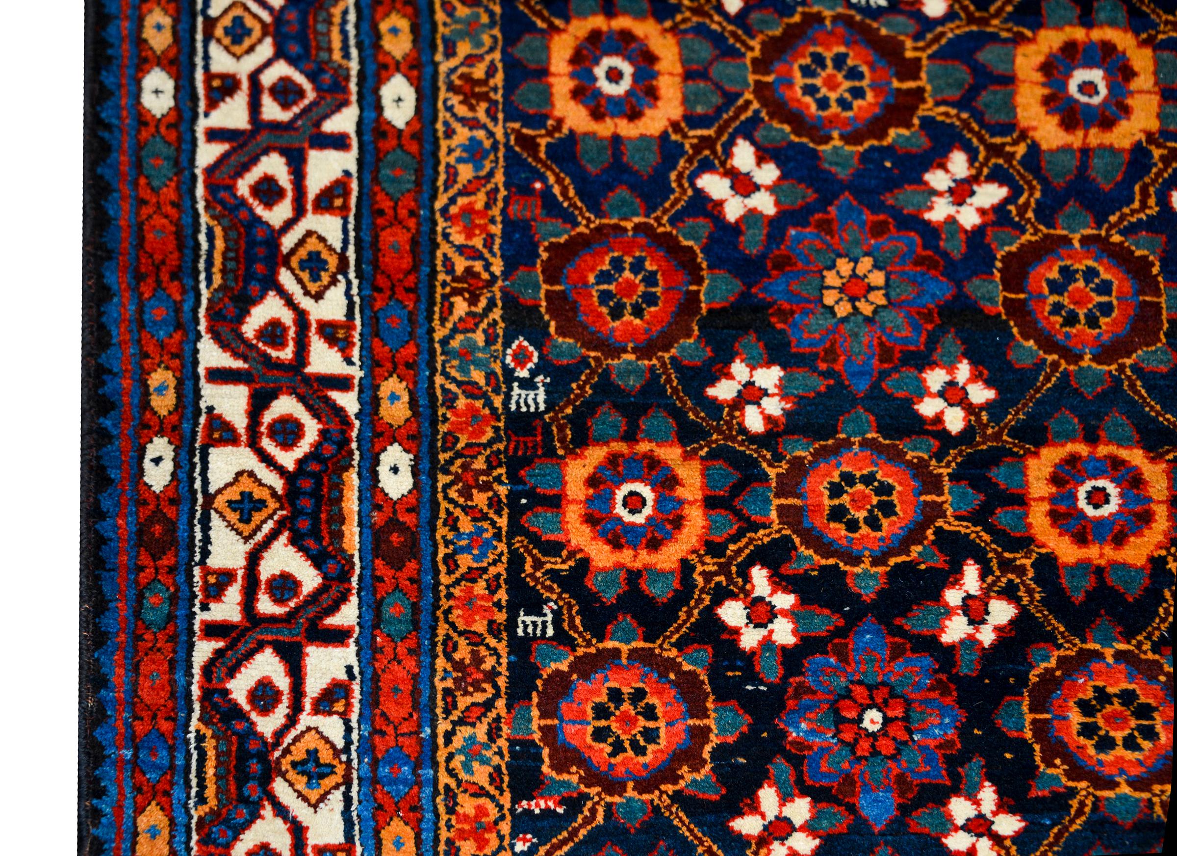 Persischer Afshar-Teppich des frühen 20. Jahrhunderts im Zustand „Gut“ im Angebot in Chicago, IL