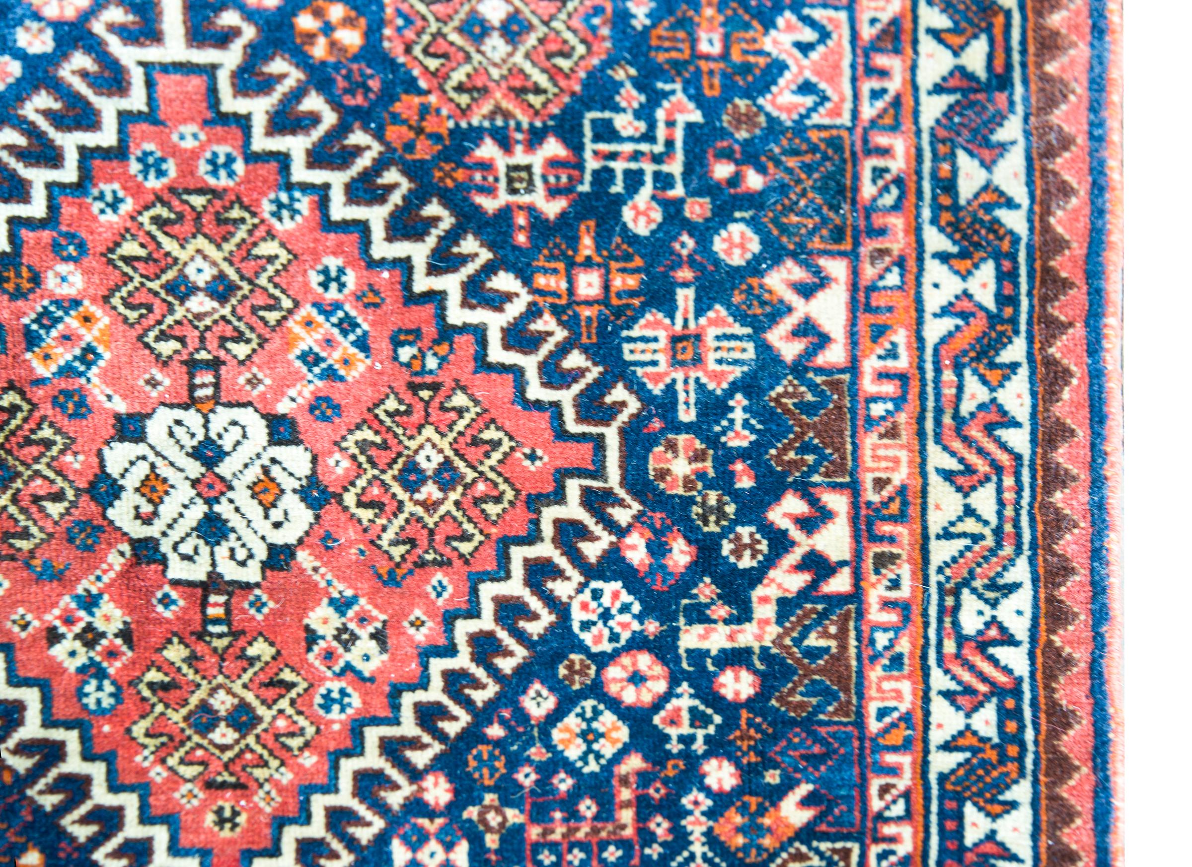 Early 20th Century Persian Afshar Rug In Good Condition For Sale In Chicago, IL