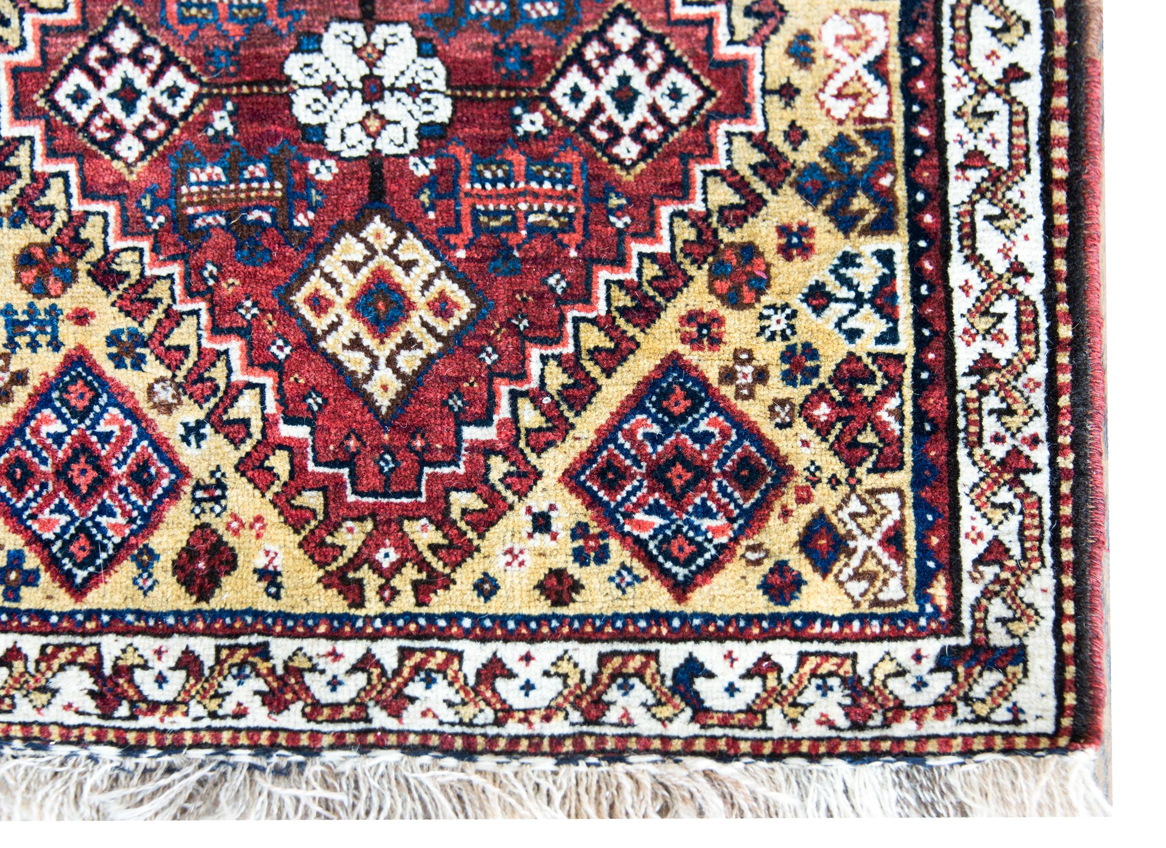 Persischer Afshar-Teppich des frühen 20. Jahrhunderts im Zustand „Gut“ im Angebot in Chicago, IL