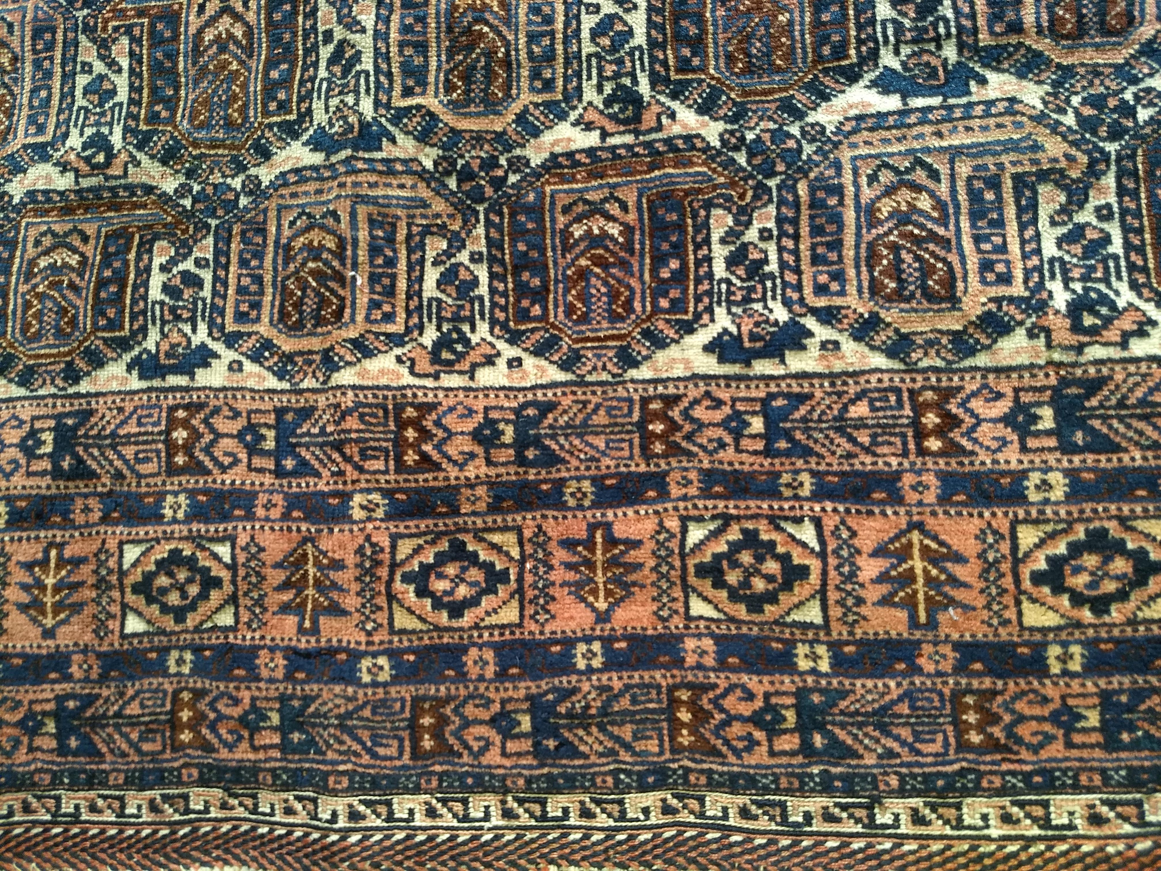 Alfombra tribal persa Afshar de principios del siglo XX con estampado de cachemira en venta 4