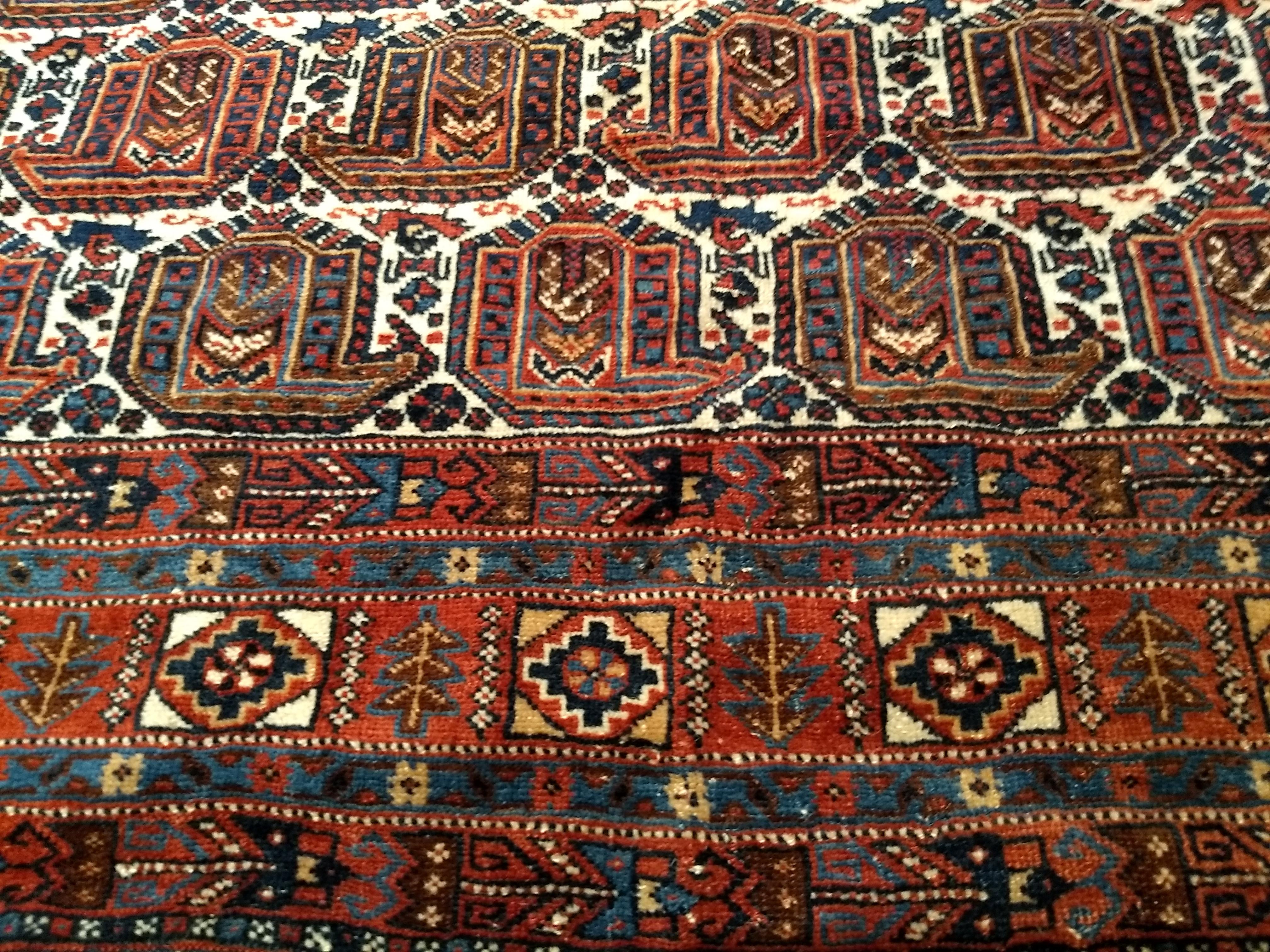 Alfombra tribal persa Afshar de principios del siglo XX con estampado de cachemira en venta 3