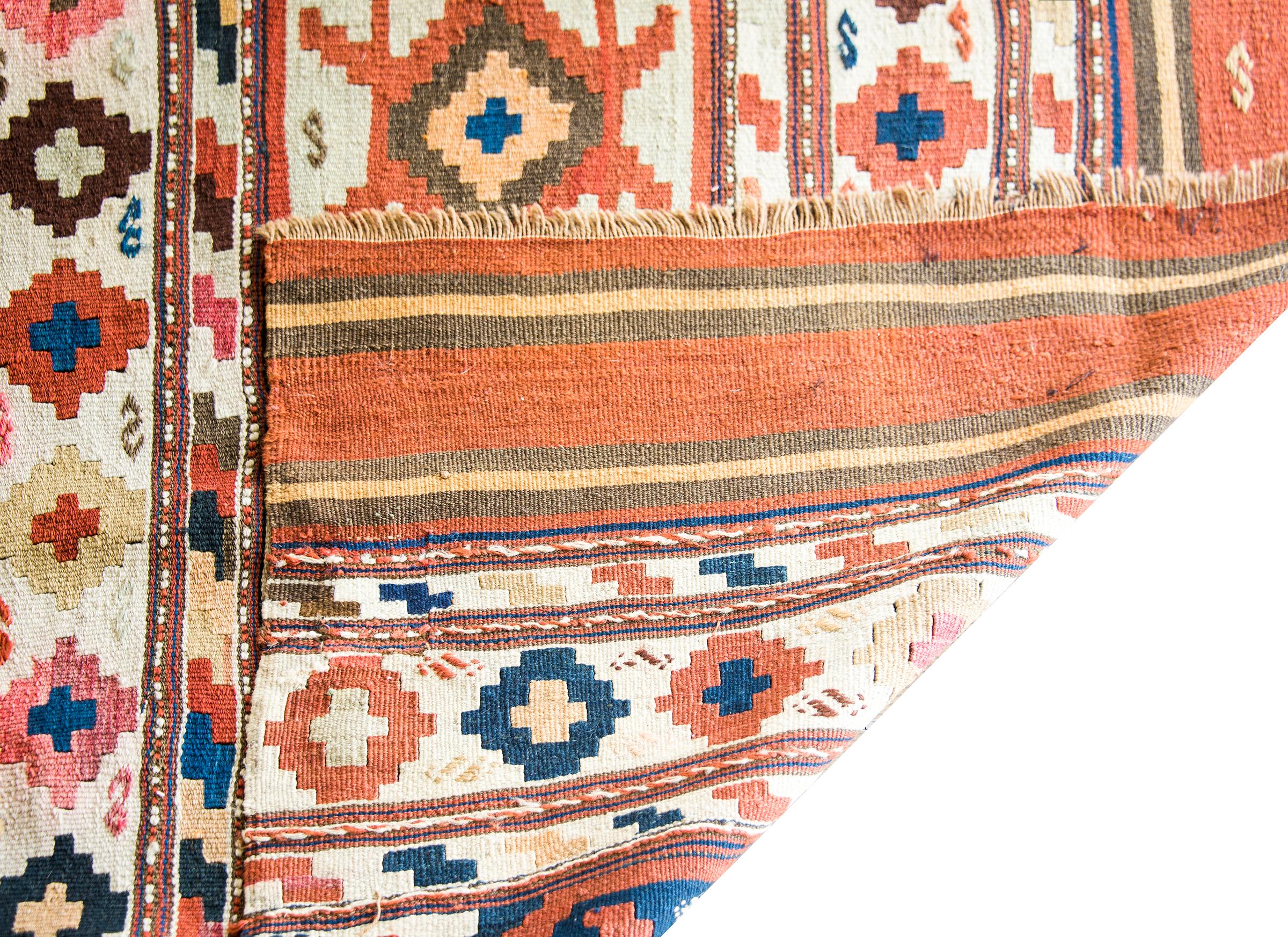 Persischer Azari-Kelim-Teppich aus dem frühen 20. Jahrhundert im Angebot 7