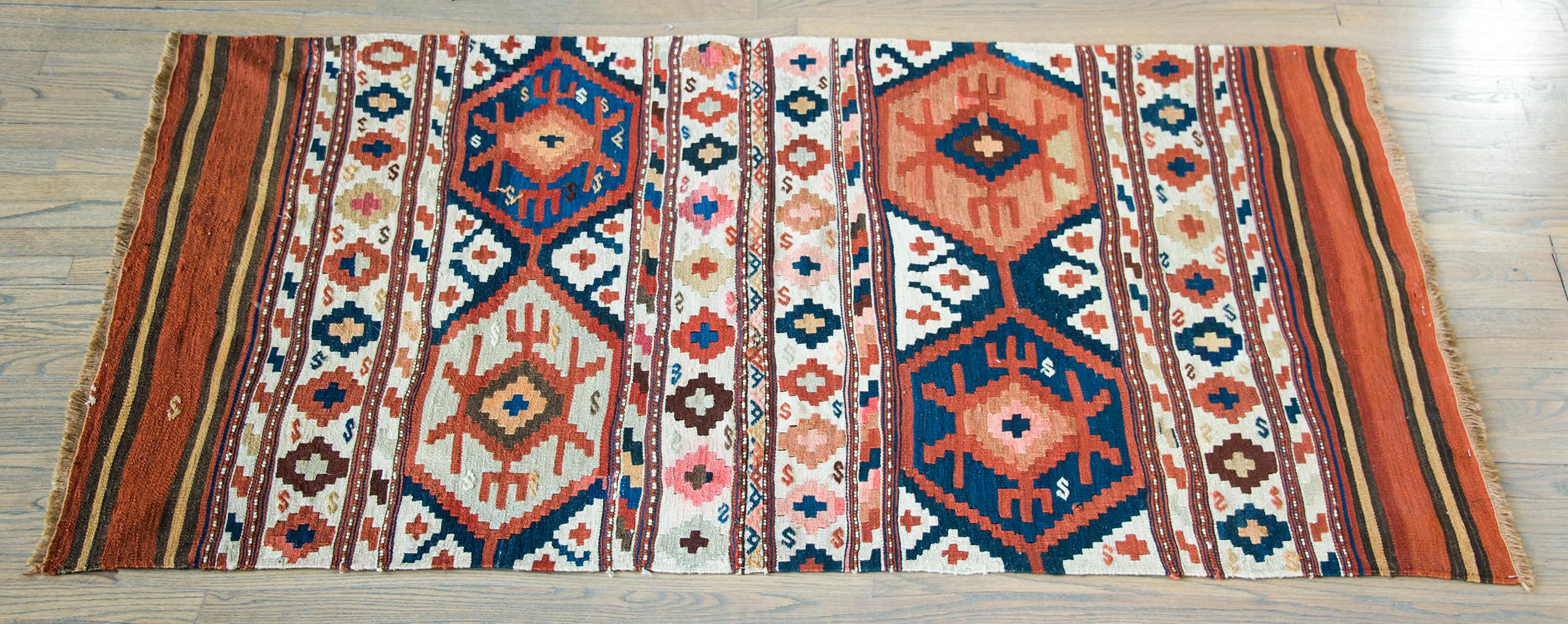 Persischer Azari-Kelim-Teppich aus dem frühen 20. Jahrhundert im Angebot 8