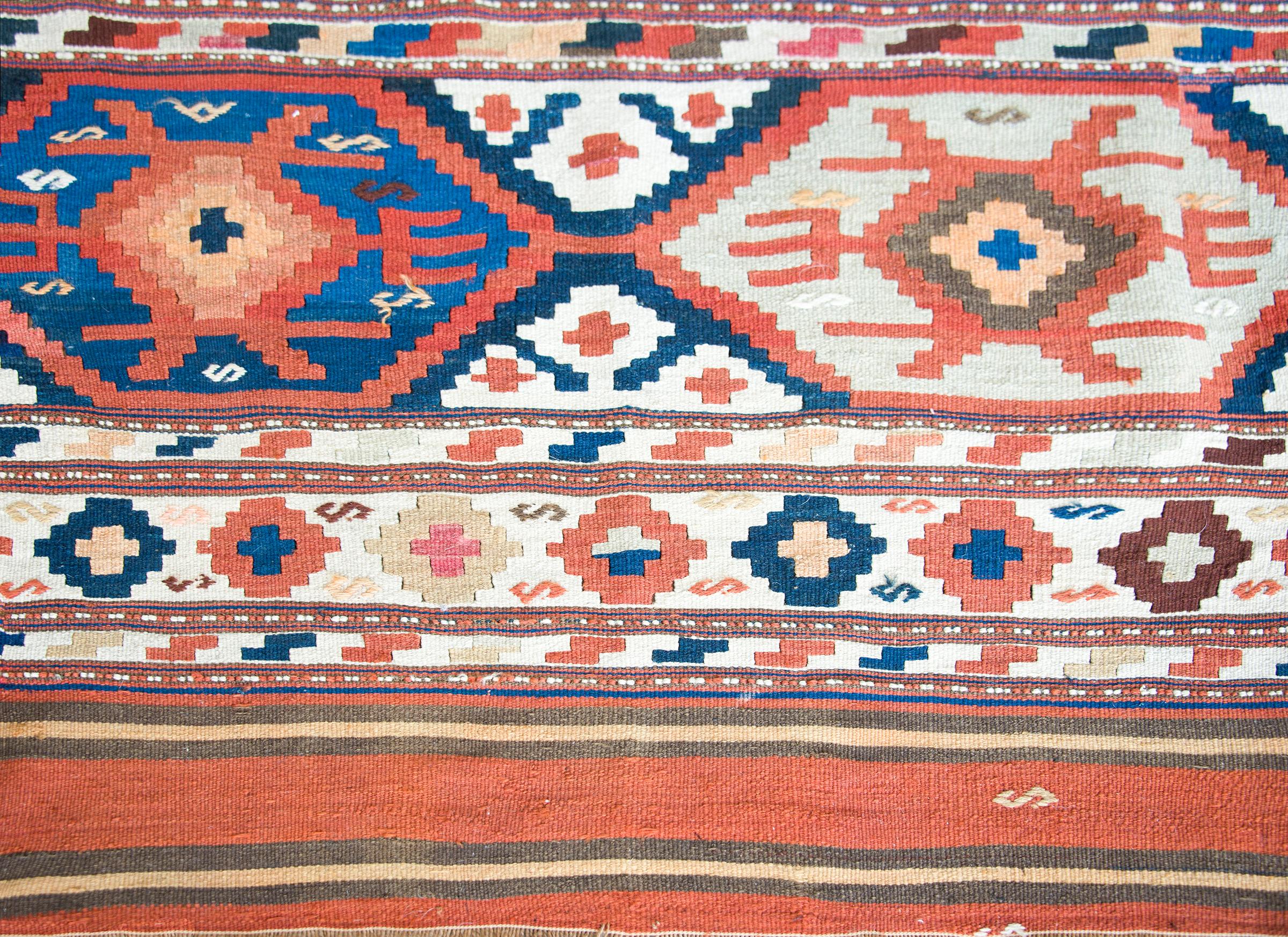 Persischer Azari-Kelim-Teppich aus dem frühen 20. Jahrhundert im Angebot 2