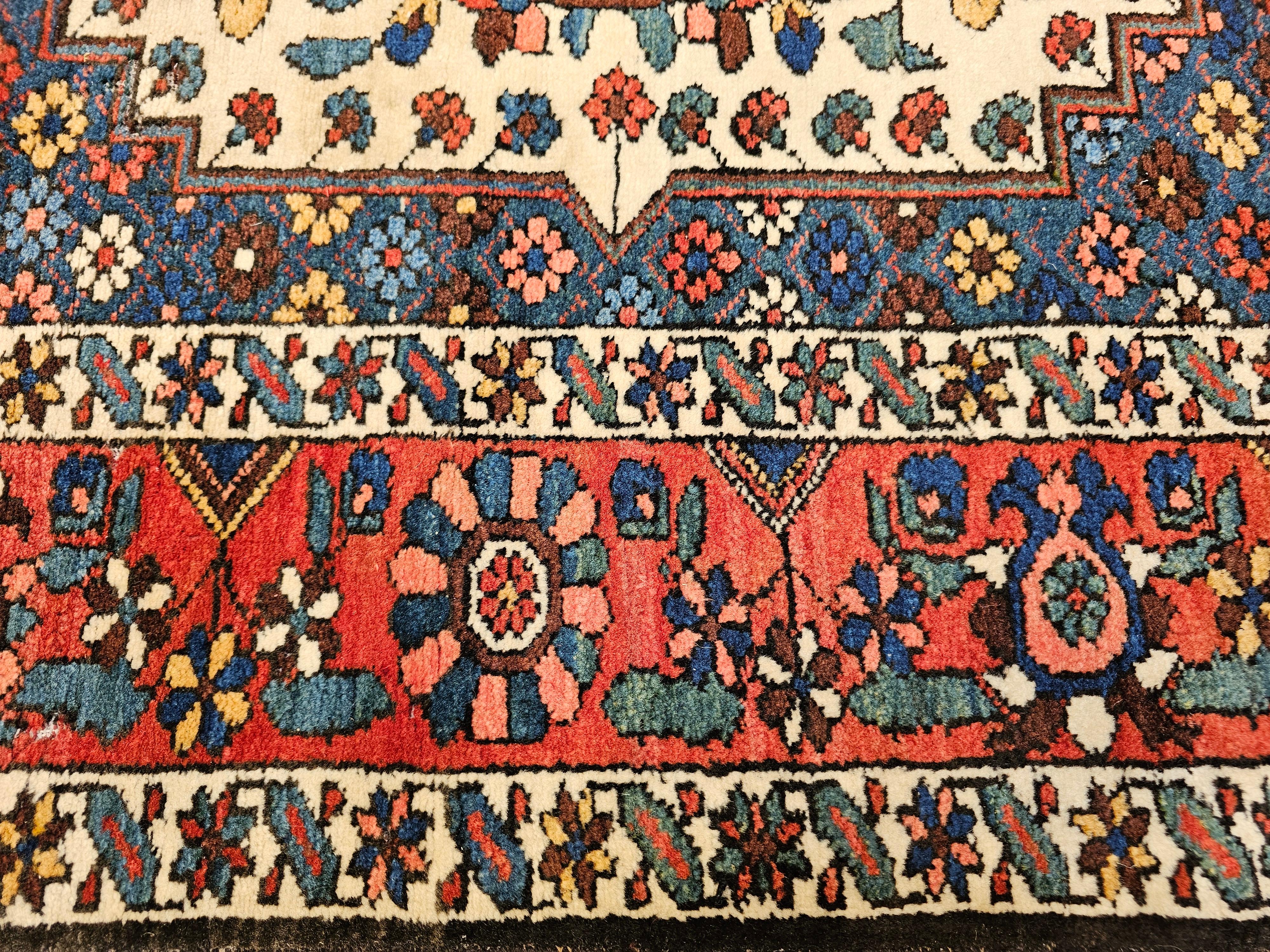 Tappeto persiano Bakhtiari Bibibaft dei primi del Novecento in vendita 3