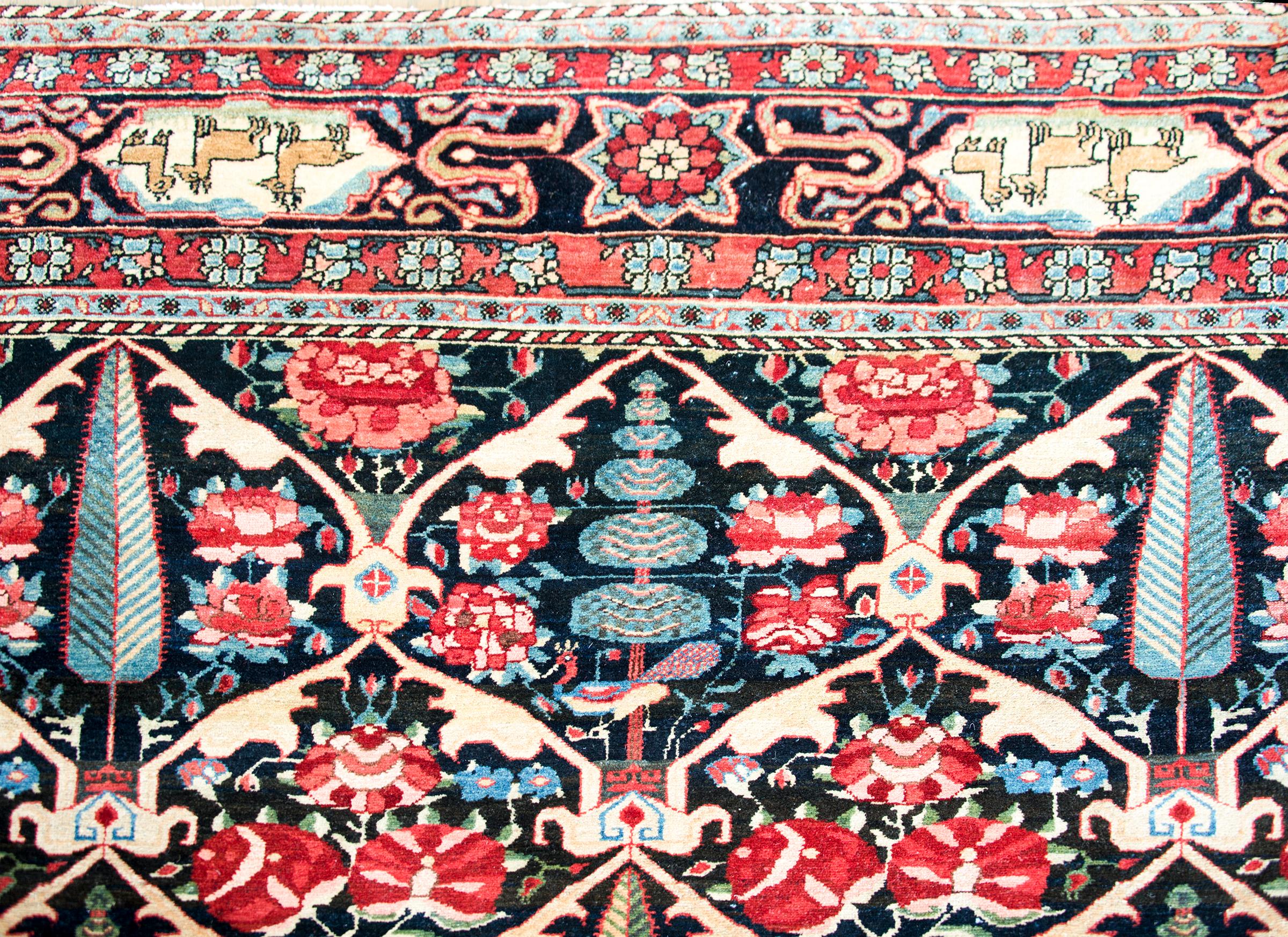 Early 20th Century Persian Bakhtiari Rug For Sale 5