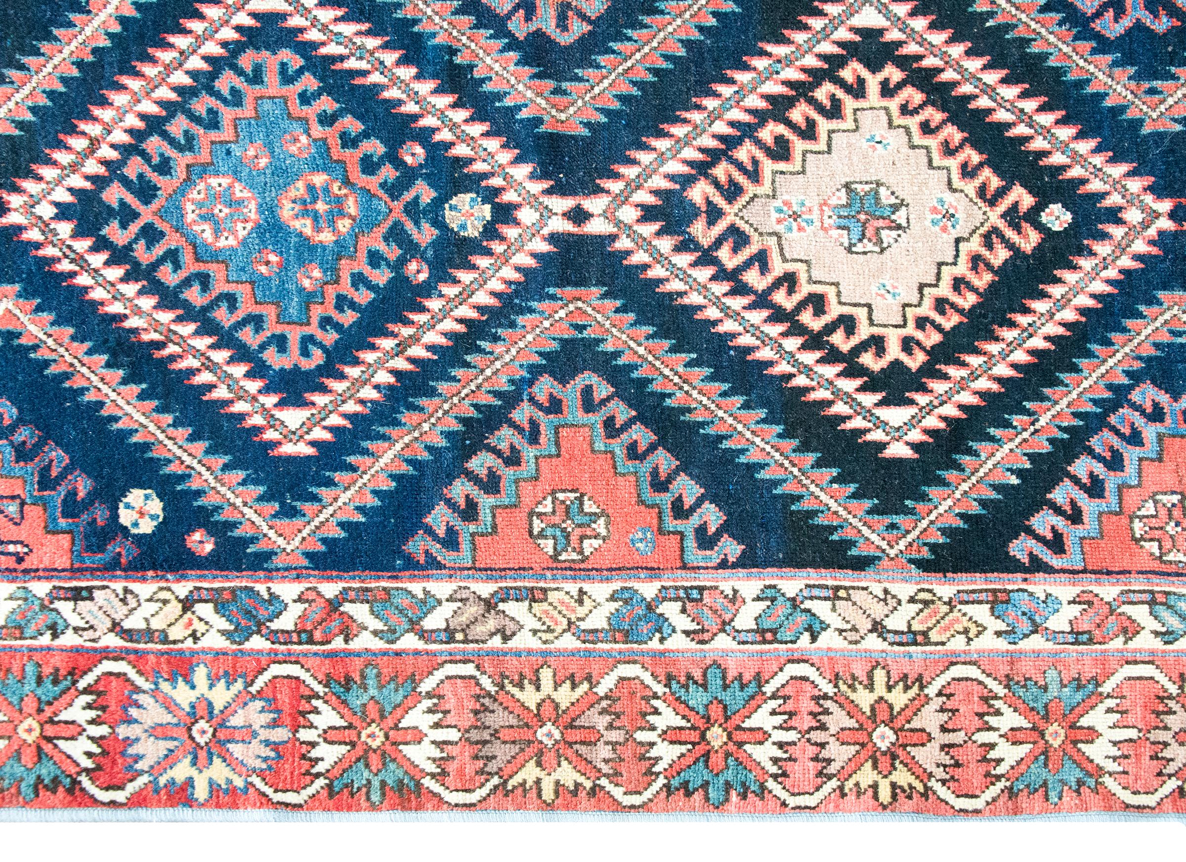 Perse Tapis persan Bakhtiari du début du 20e siècle en vente