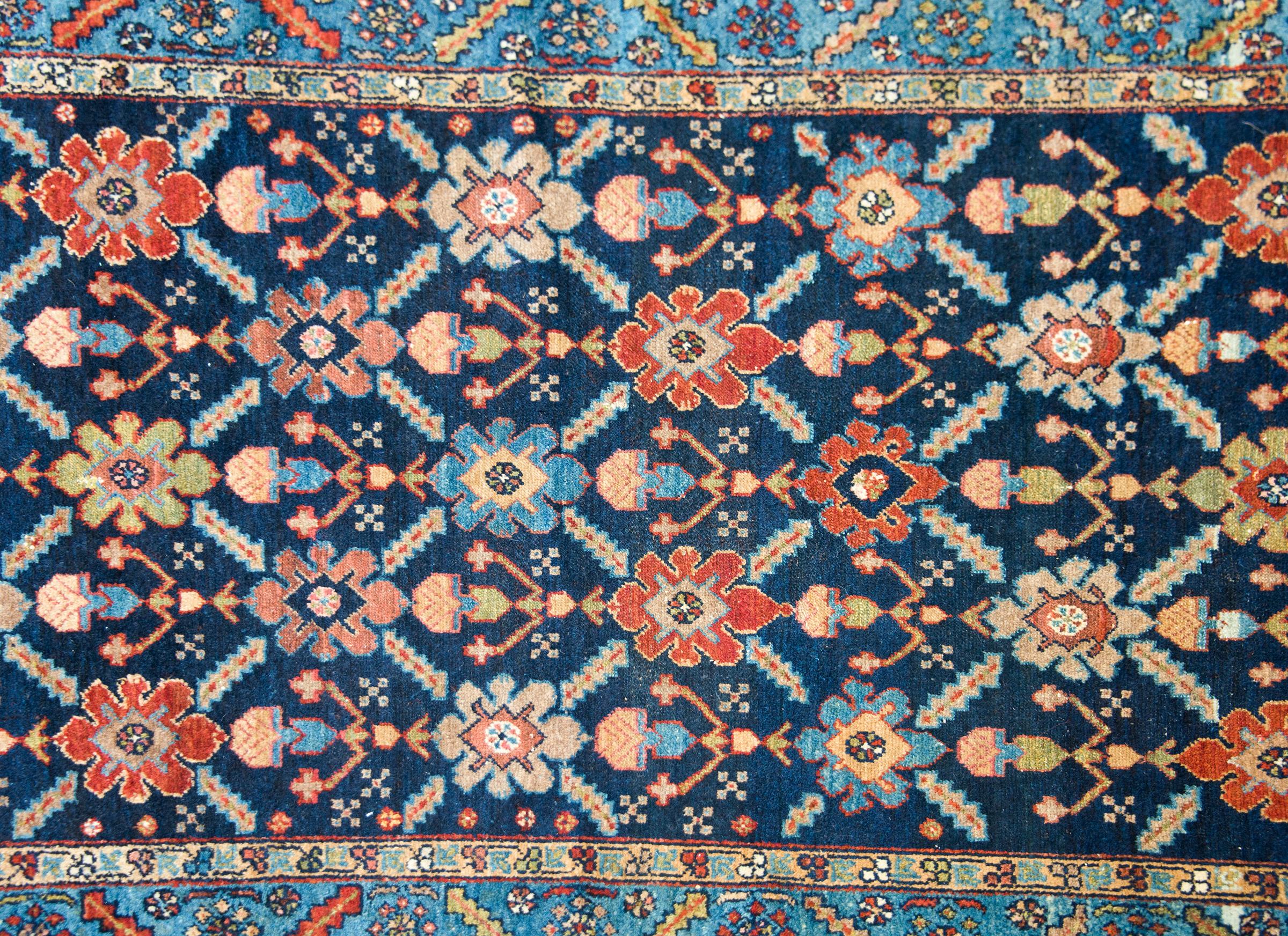 Early 20th Century Persian Bakhtiari Rug For Sale 3