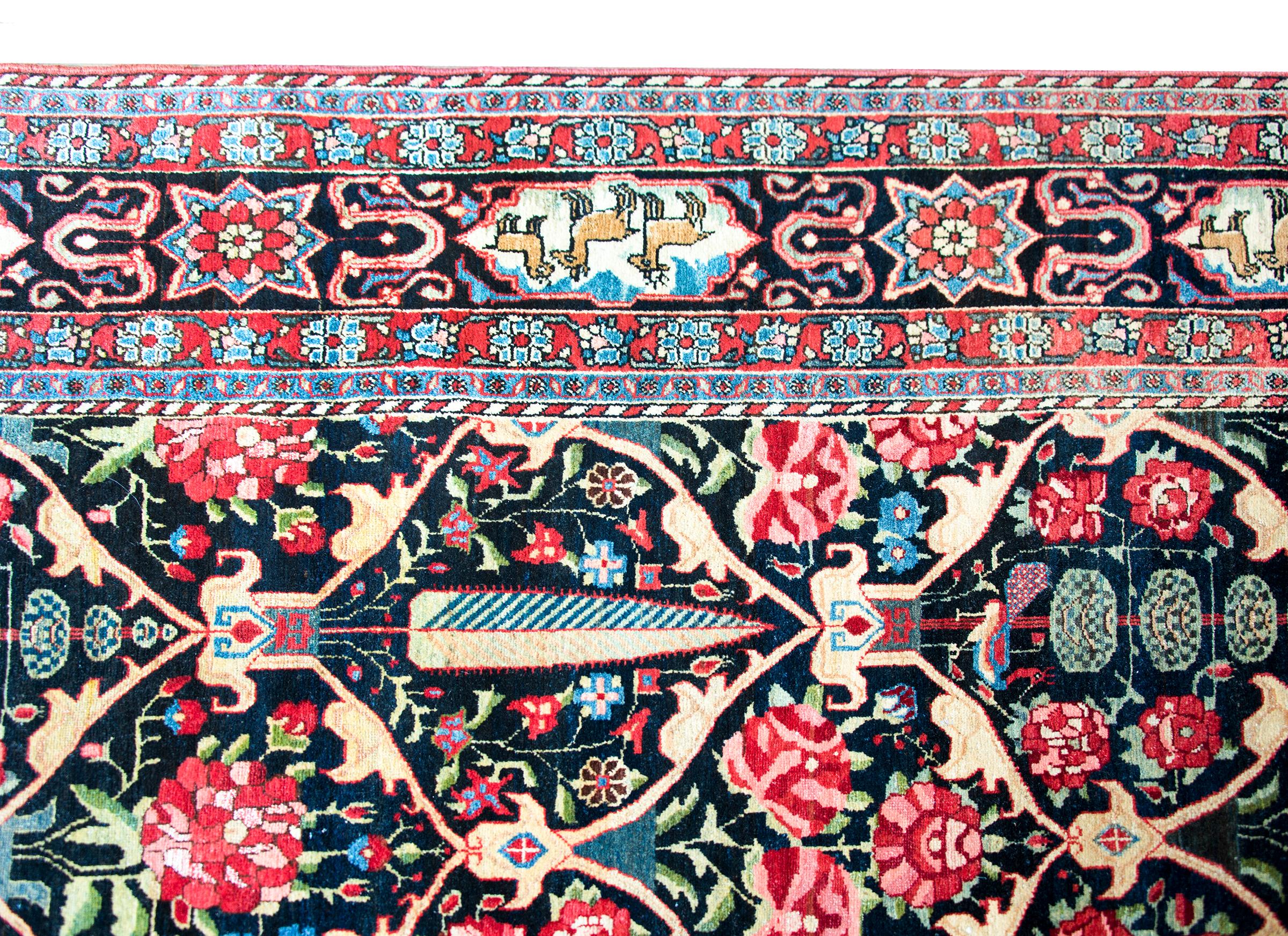 Early 20th Century Persian Bakhtiari Rug For Sale 3