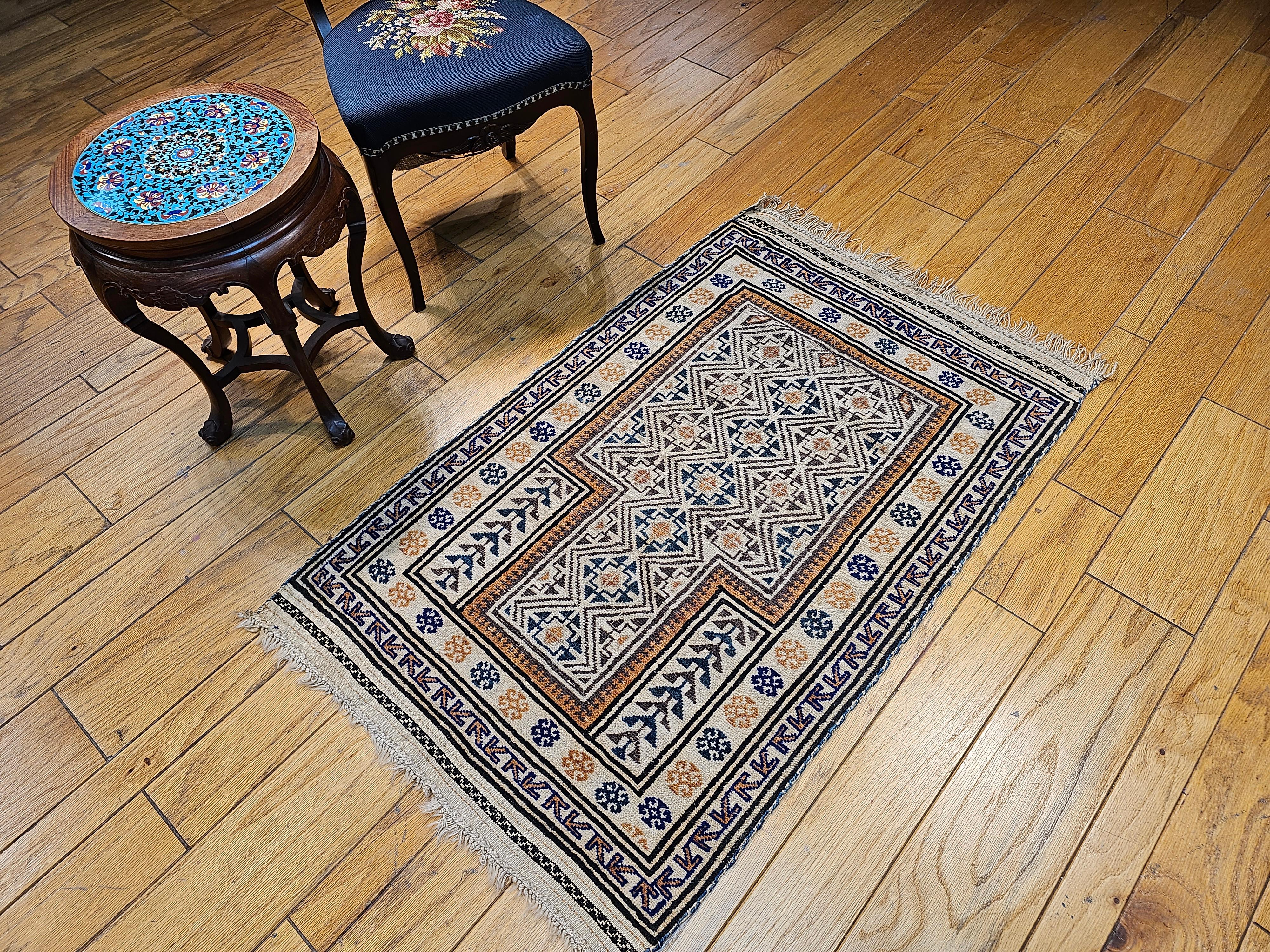 Early 20th Century Persian Baluch Prayer Rug Pattern in Ivory, Brown, Navy Blue For Sale 7