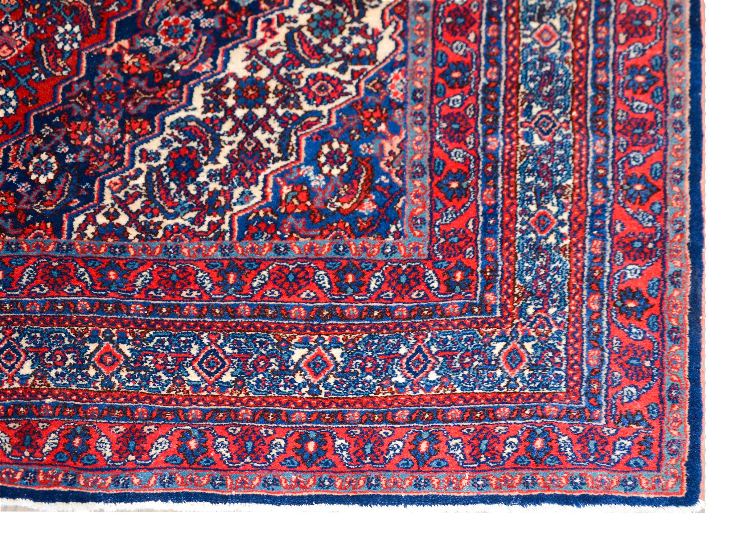 Early 20th Century Persian Bibikabad Rug For Sale 3
