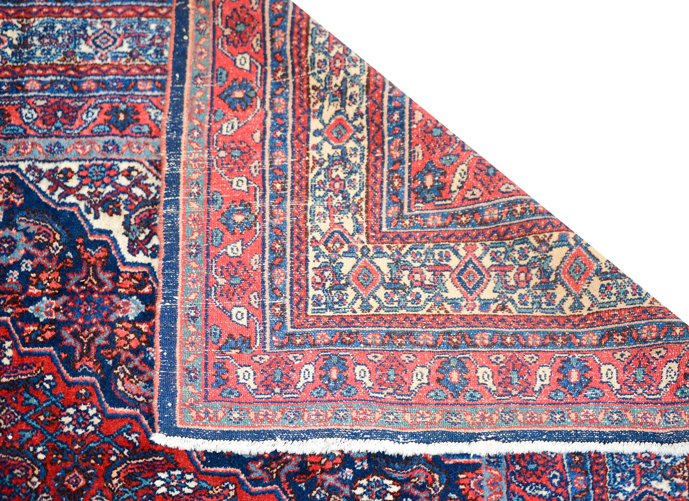 Early 20th Century Persian Bibikabad Rug For Sale 4