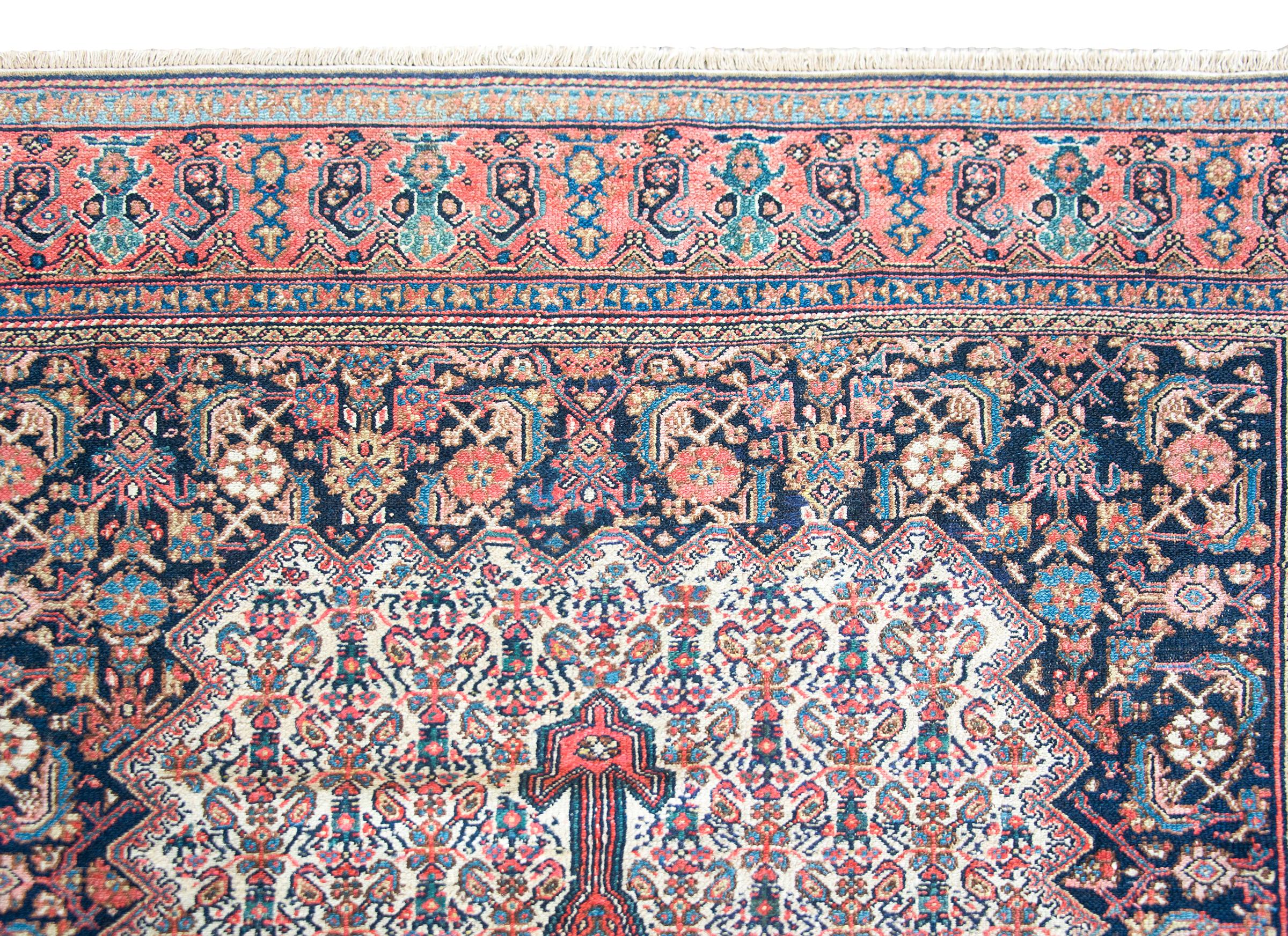 Early 20th Century Persian Bibikibad Rug For Sale 5