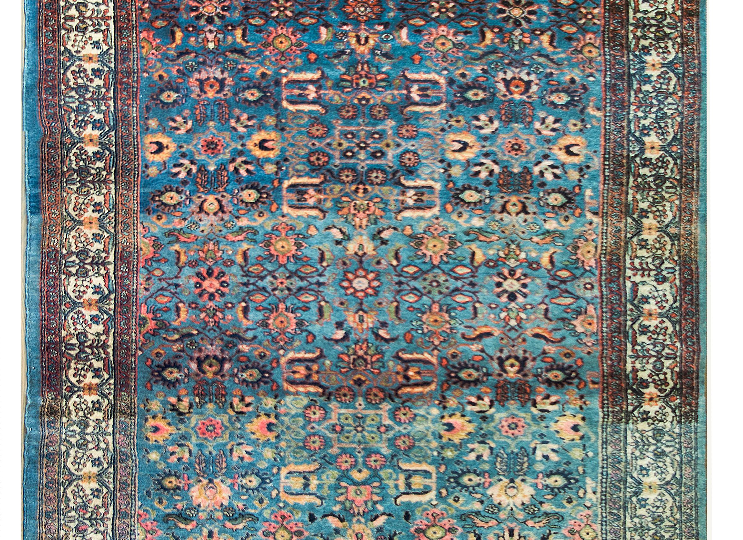 Early 20th Century Persian Bibikibad Rug For Sale 7