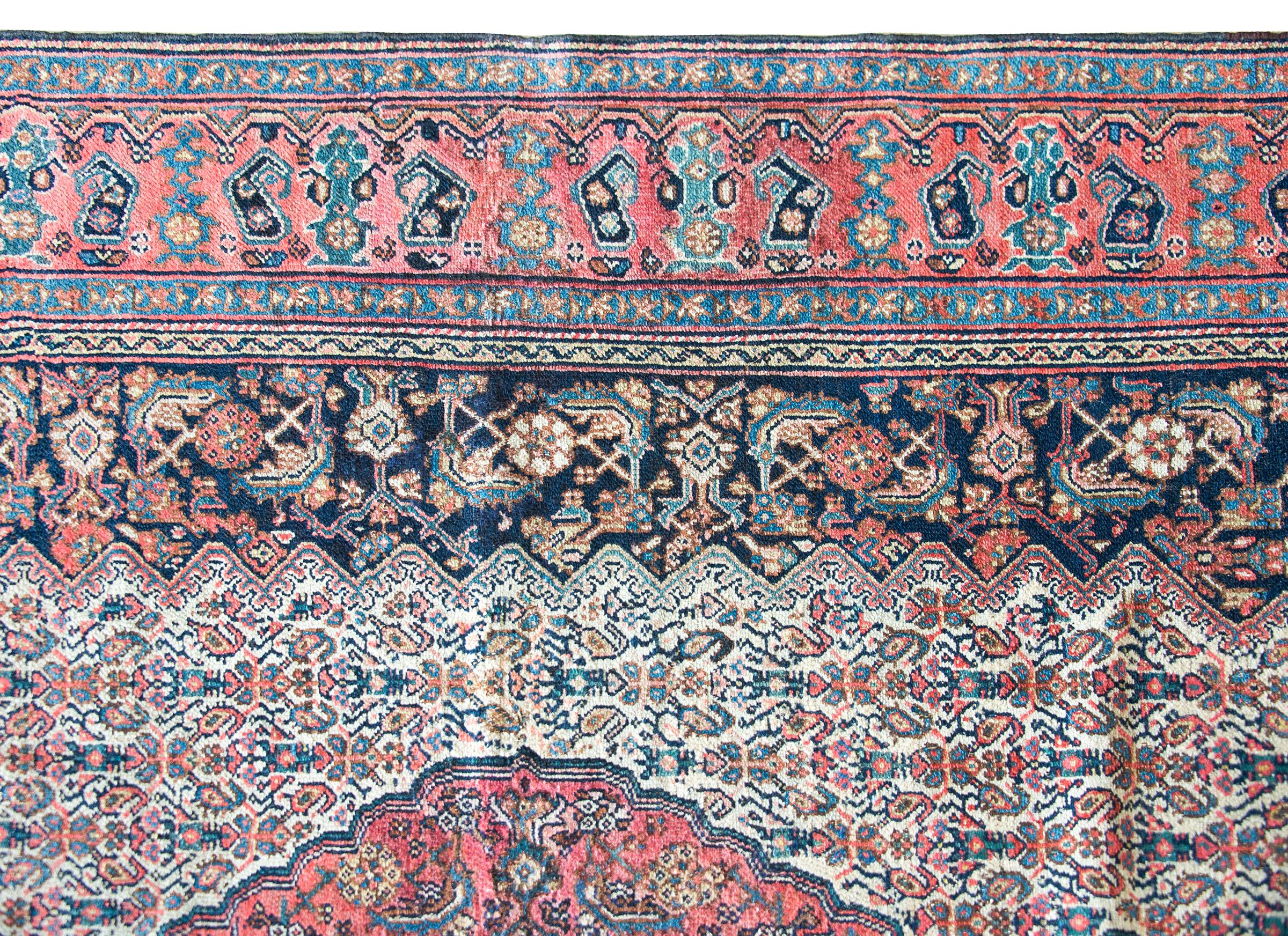 Early 20th Century Persian Bibikibad Rug For Sale 6
