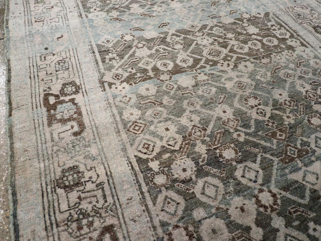 Rustique Tapis d'appoint persan Bidjar du début du 20e siècle en vente