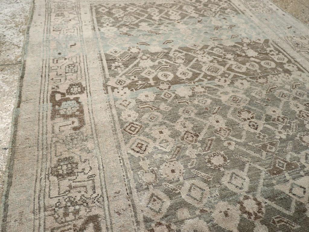 Alfombra persa de acento bidjar de principios del siglo XX Rústico en venta