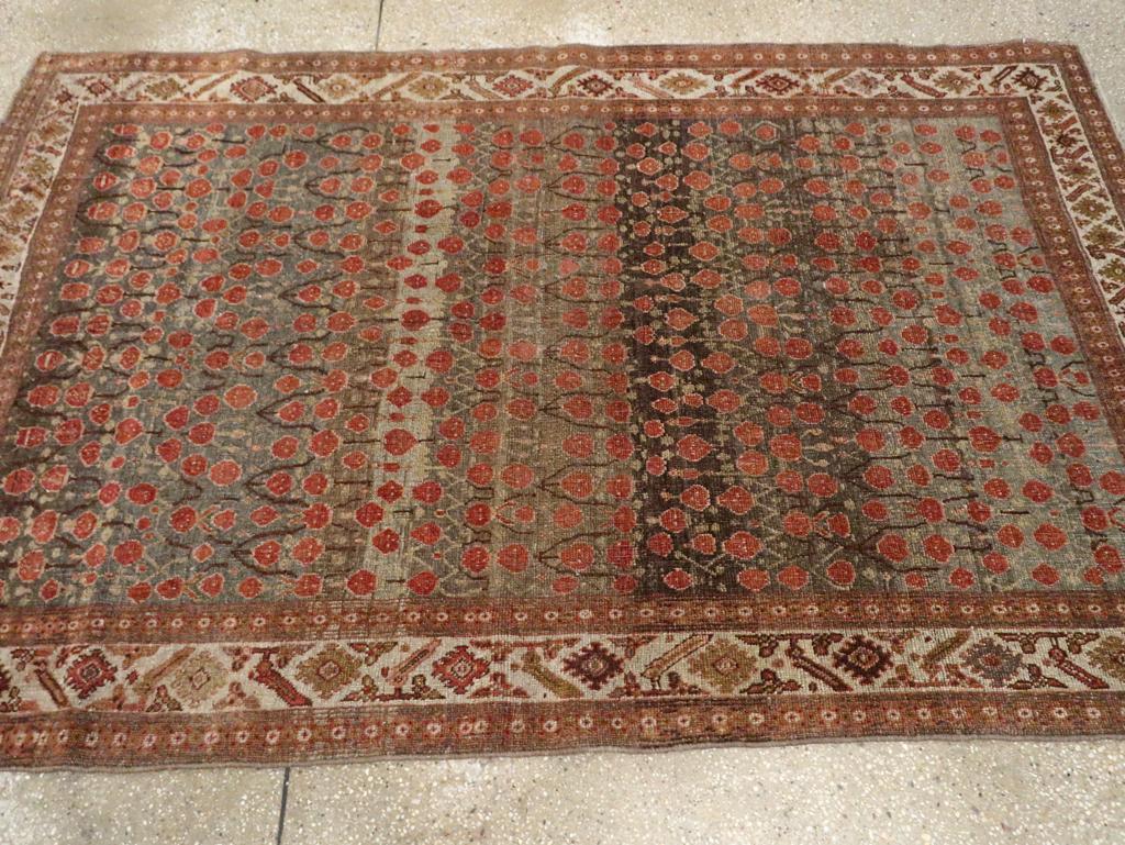 Persischer Bidjar-Akzentteppich aus dem frühen 20. (Handgeknüpft) im Angebot