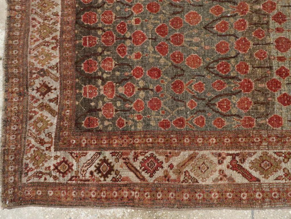 Persischer Bidjar-Akzentteppich aus dem frühen 20. im Zustand „Hervorragend“ im Angebot in New York, NY
