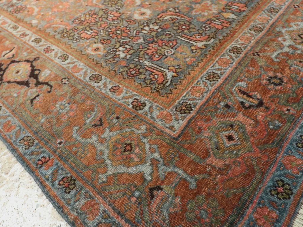 Tapis d'appoint persan Bidjar du début du 20e siècle Excellent état - En vente à New York, NY